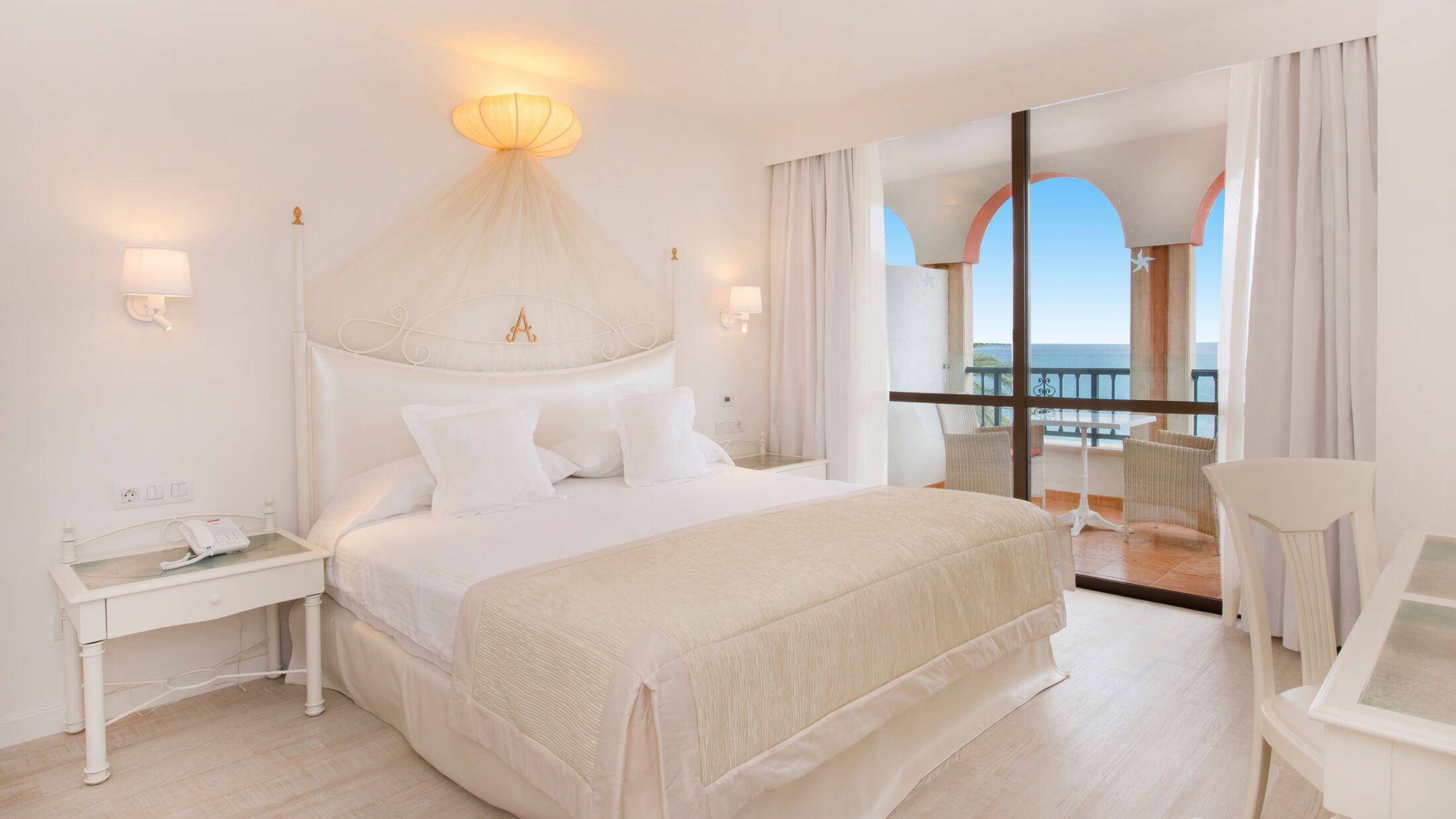 Iberostar-Anthelia-2024-Suite-Sea-View-004-108343-Hybris