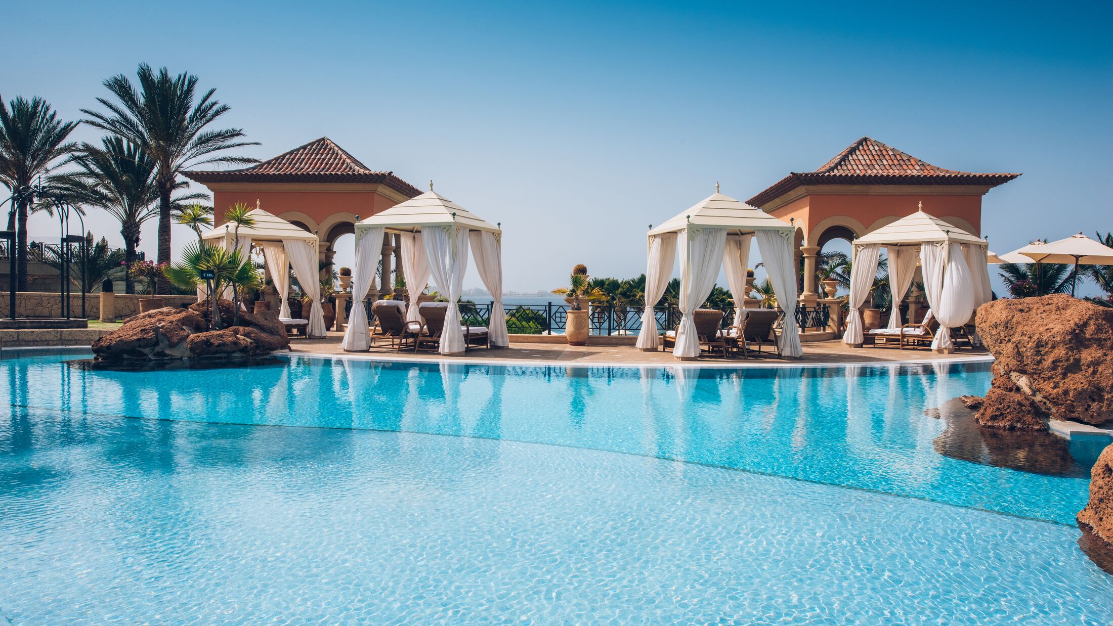 Iberostar-Mirador-2023-Main-Pool-003-117036-Hybris