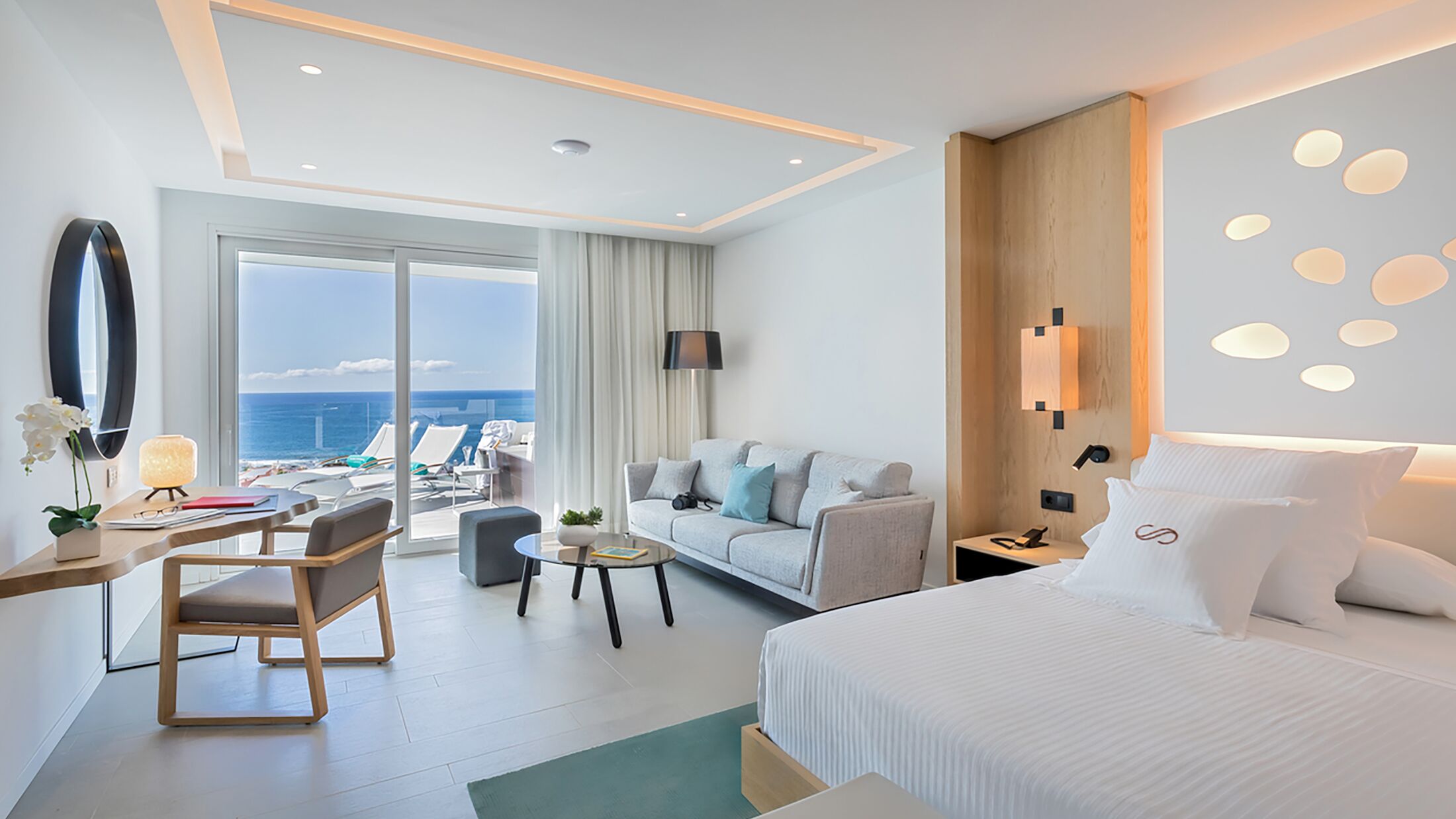 Royal-Hideaway-Corales-2023-Junior-Suite-Hot-Tub-001-121001-Hybris