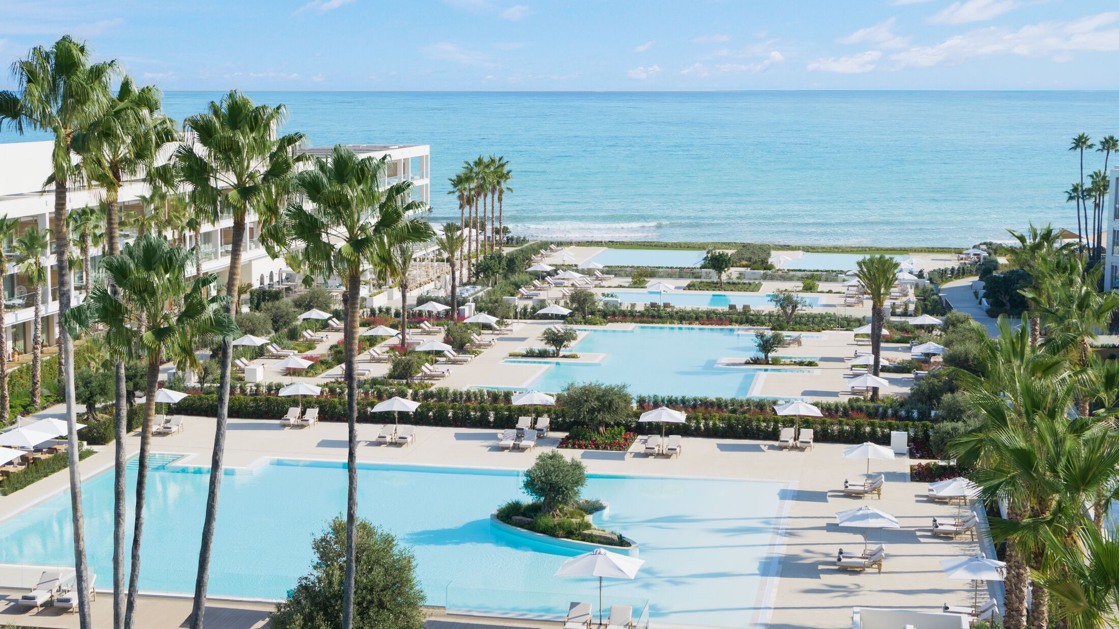 Ikos-Andalusia-2023-Main-Pool-006-121616-Hybris