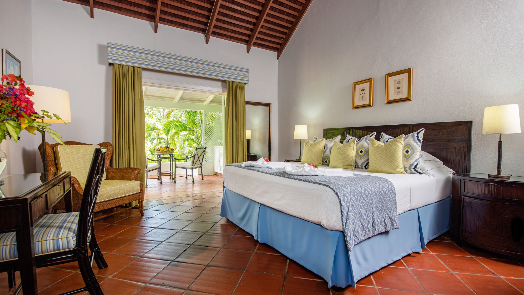 East-Winds-2023-Deluxe-Cottage-002-120290-Hybris