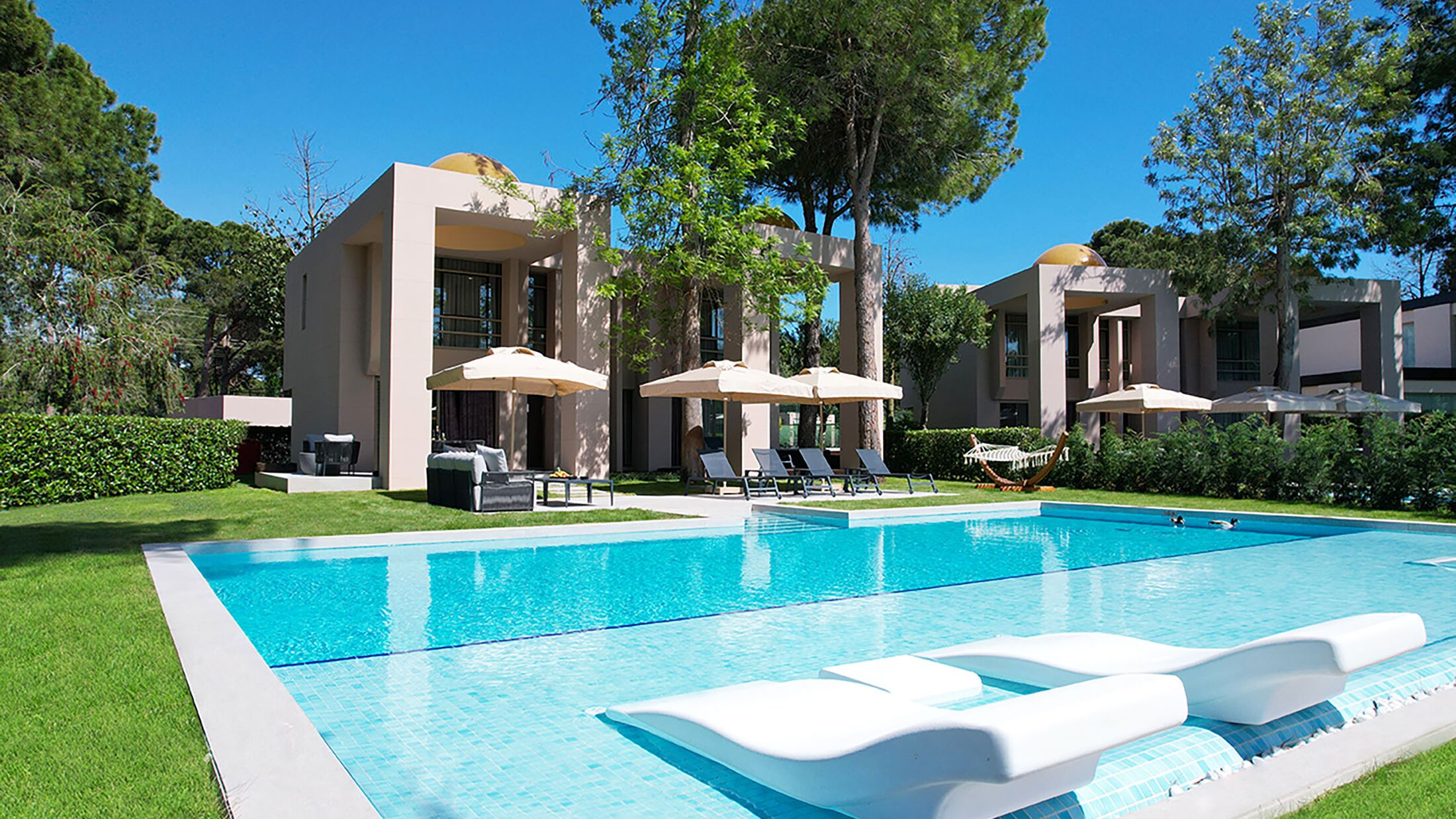 Queen and King Villa