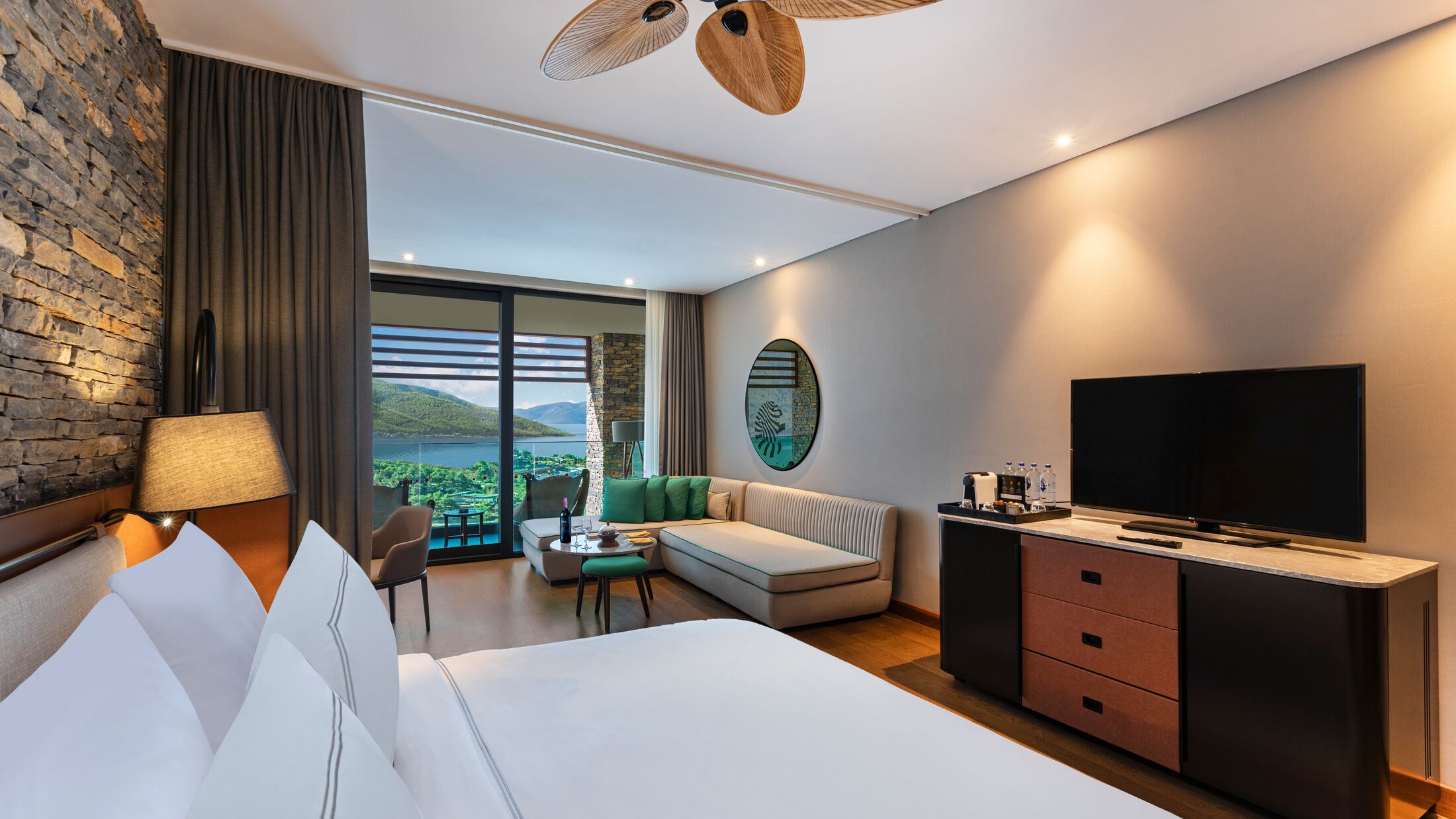 Deluxe Room with Sea View