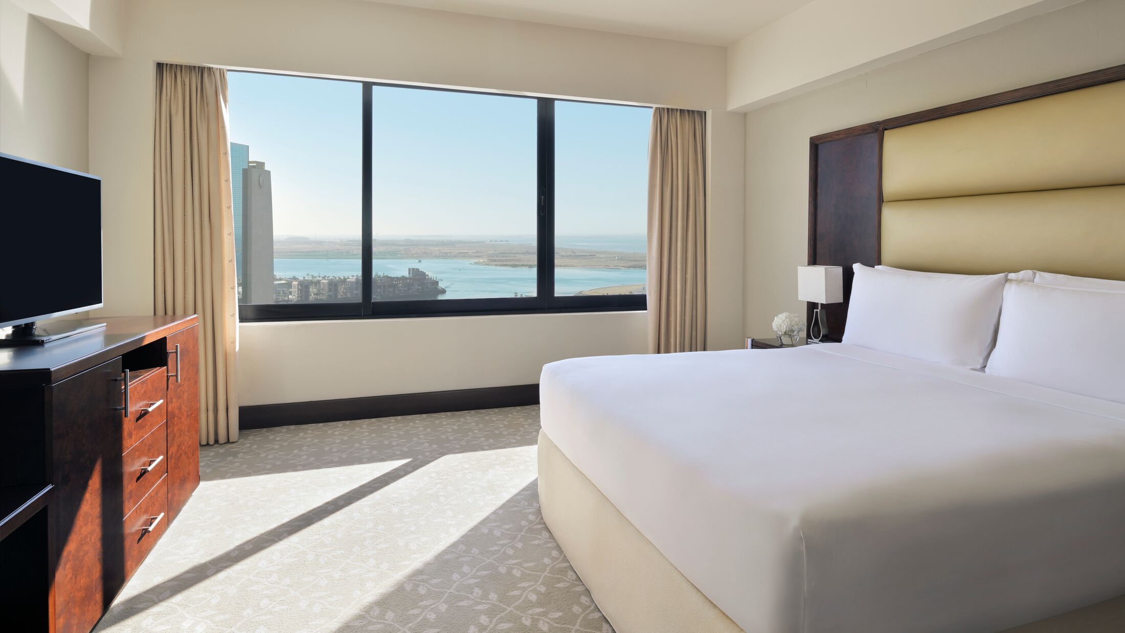 Deluxe One Bedroom Suite