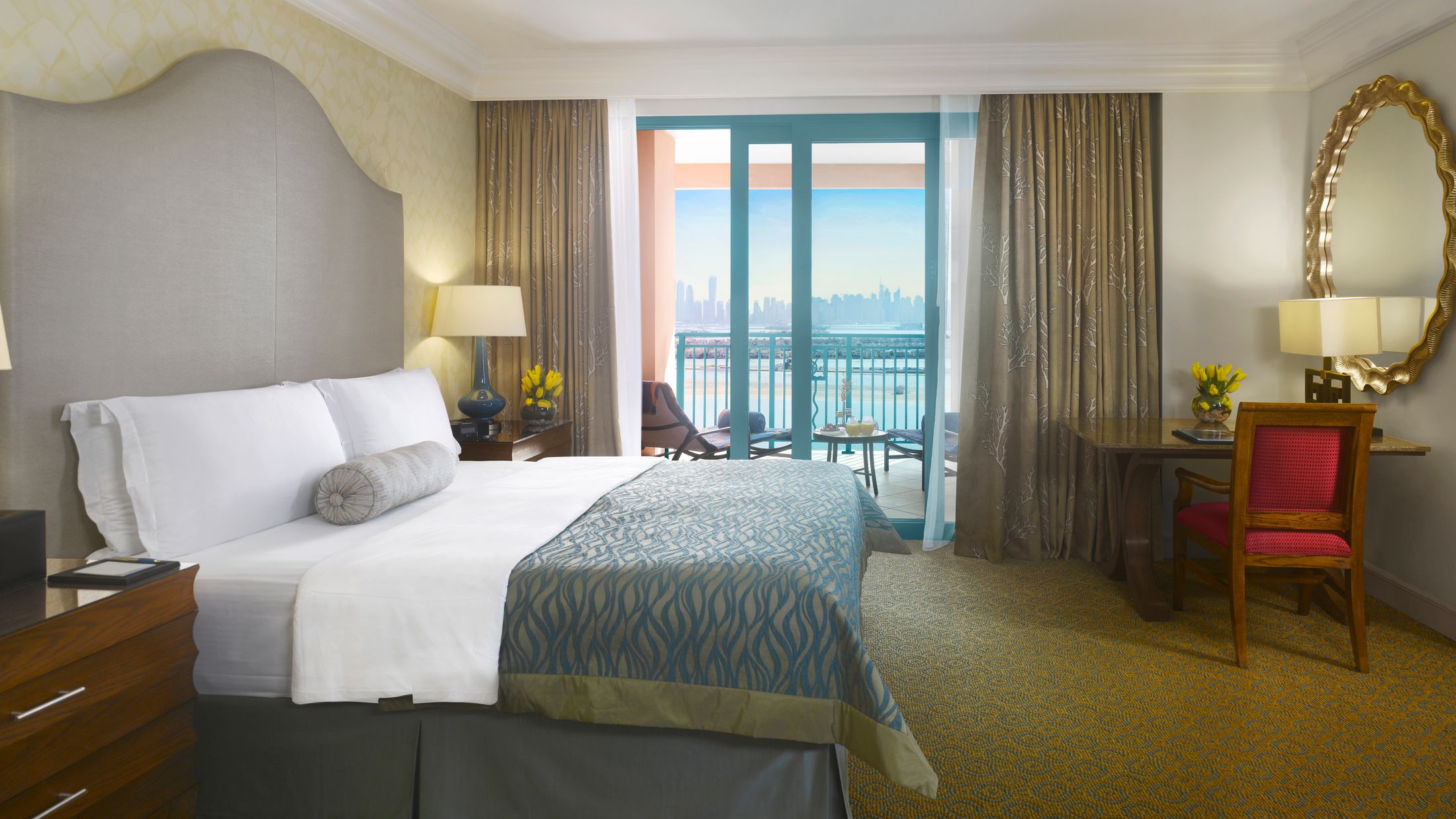 DXB.A.2013.116853.065.jpg-Hybris