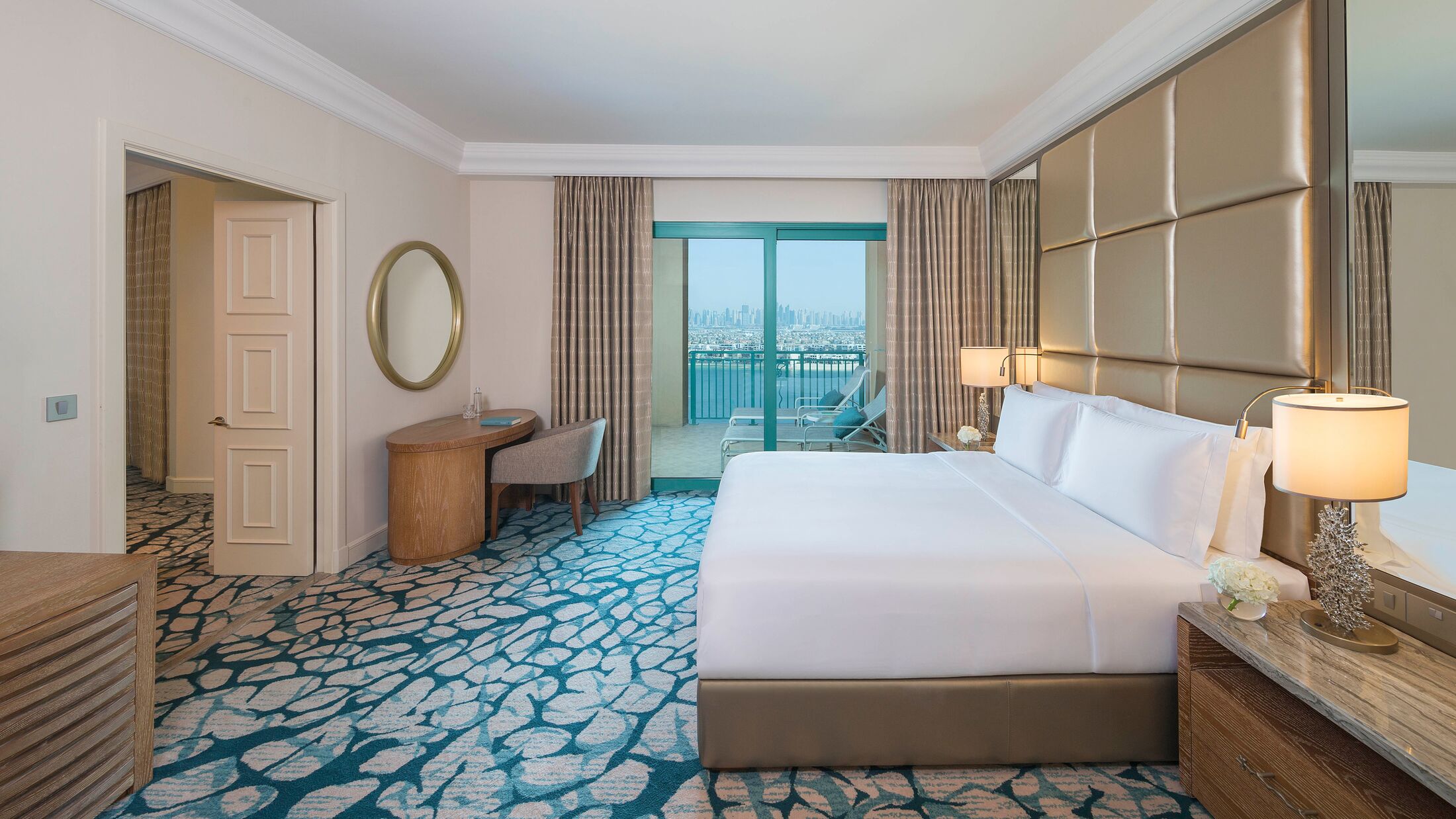 Atlantis-Palm-2023-Terrace-Suite-006-116853-Hybris