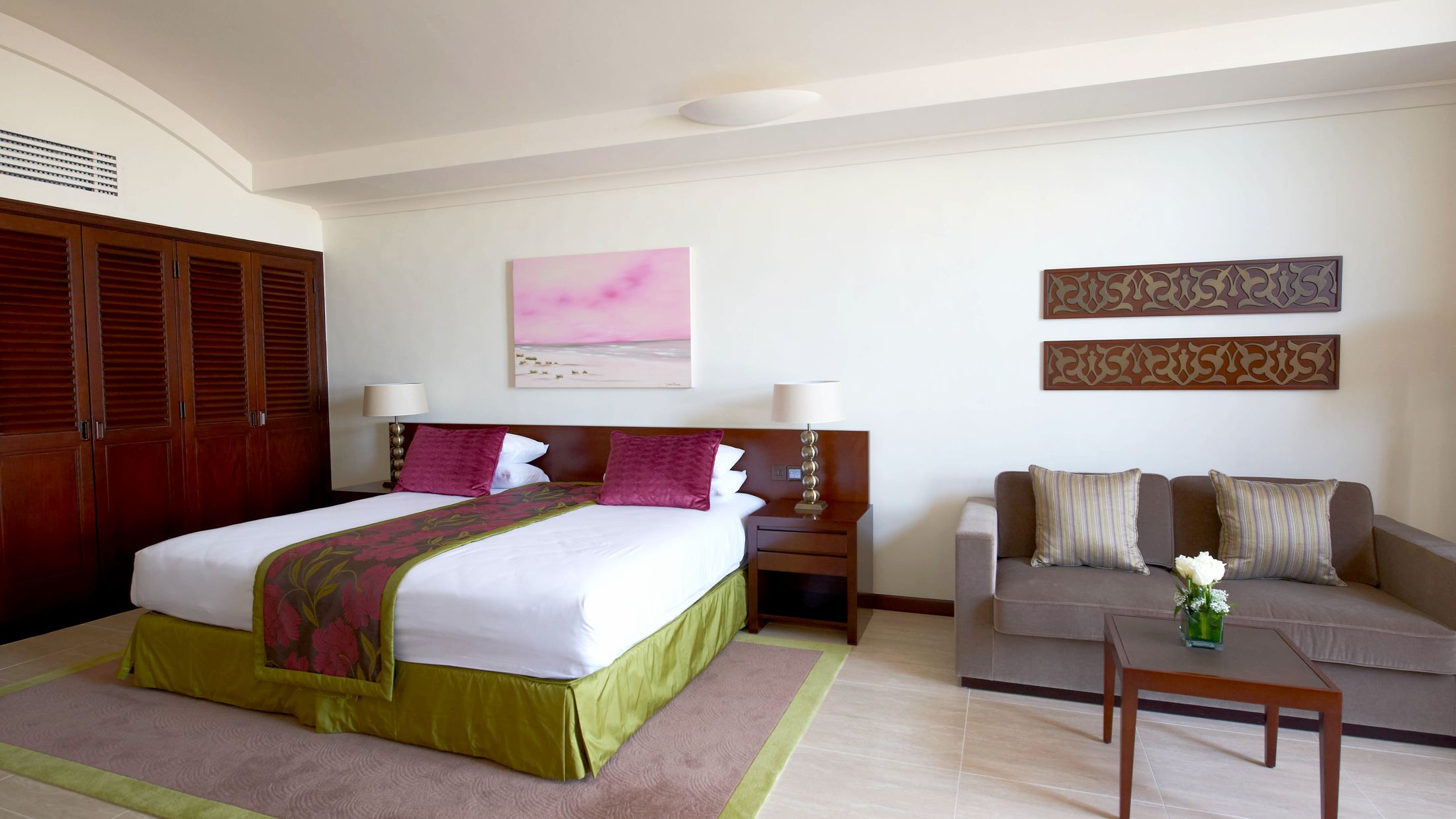 DXB.A.2013.113661.071.jpg-Hybris