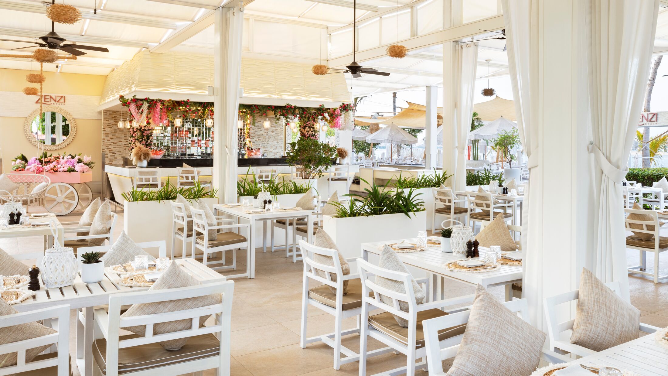 Jumeirah-Zabeel-Saray-2024-Restaurant-Zenzi-Beach-001-118945-Hybris