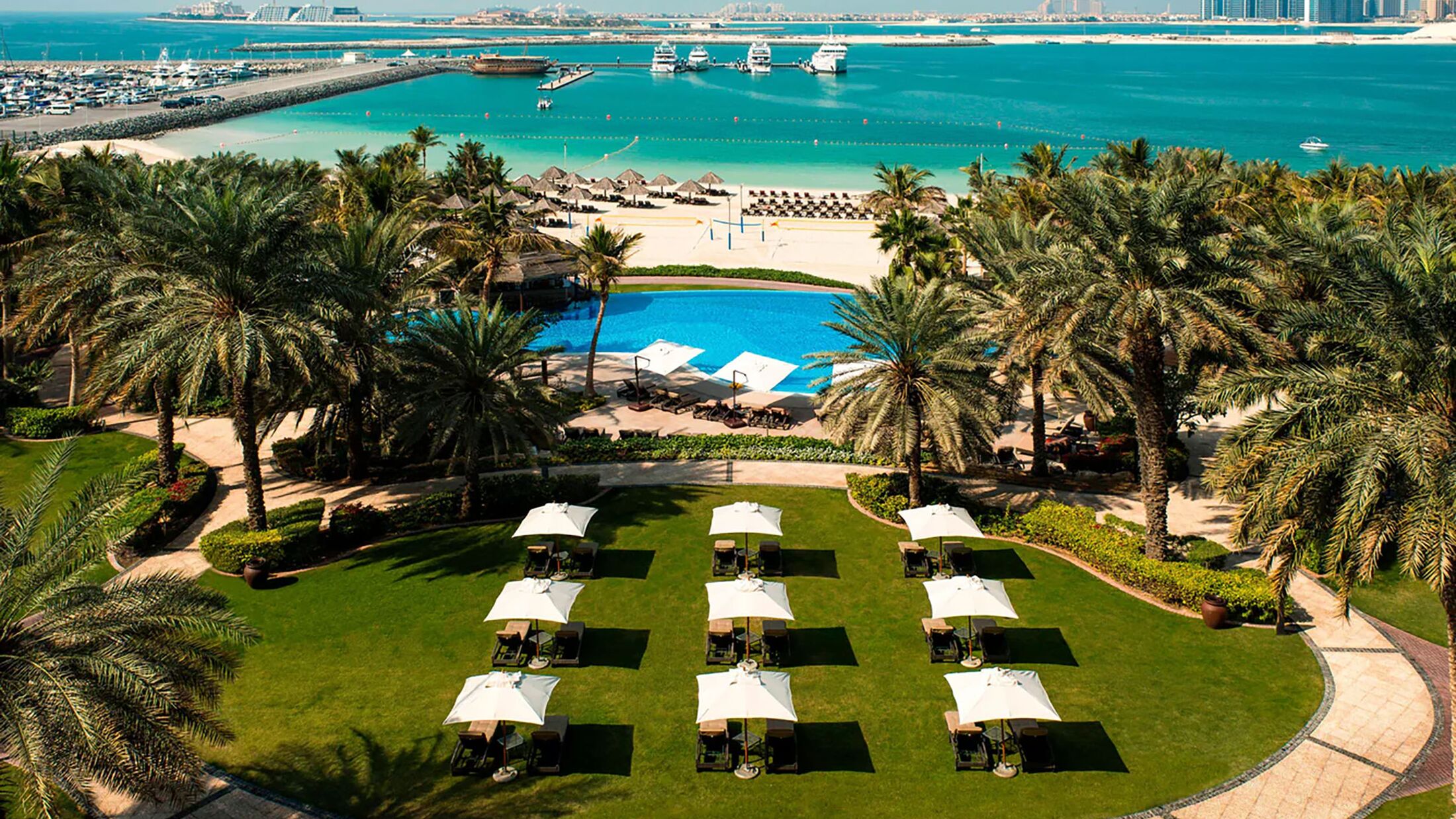 Le Meridien Mina Seyahi Beach Resort & Waterpark