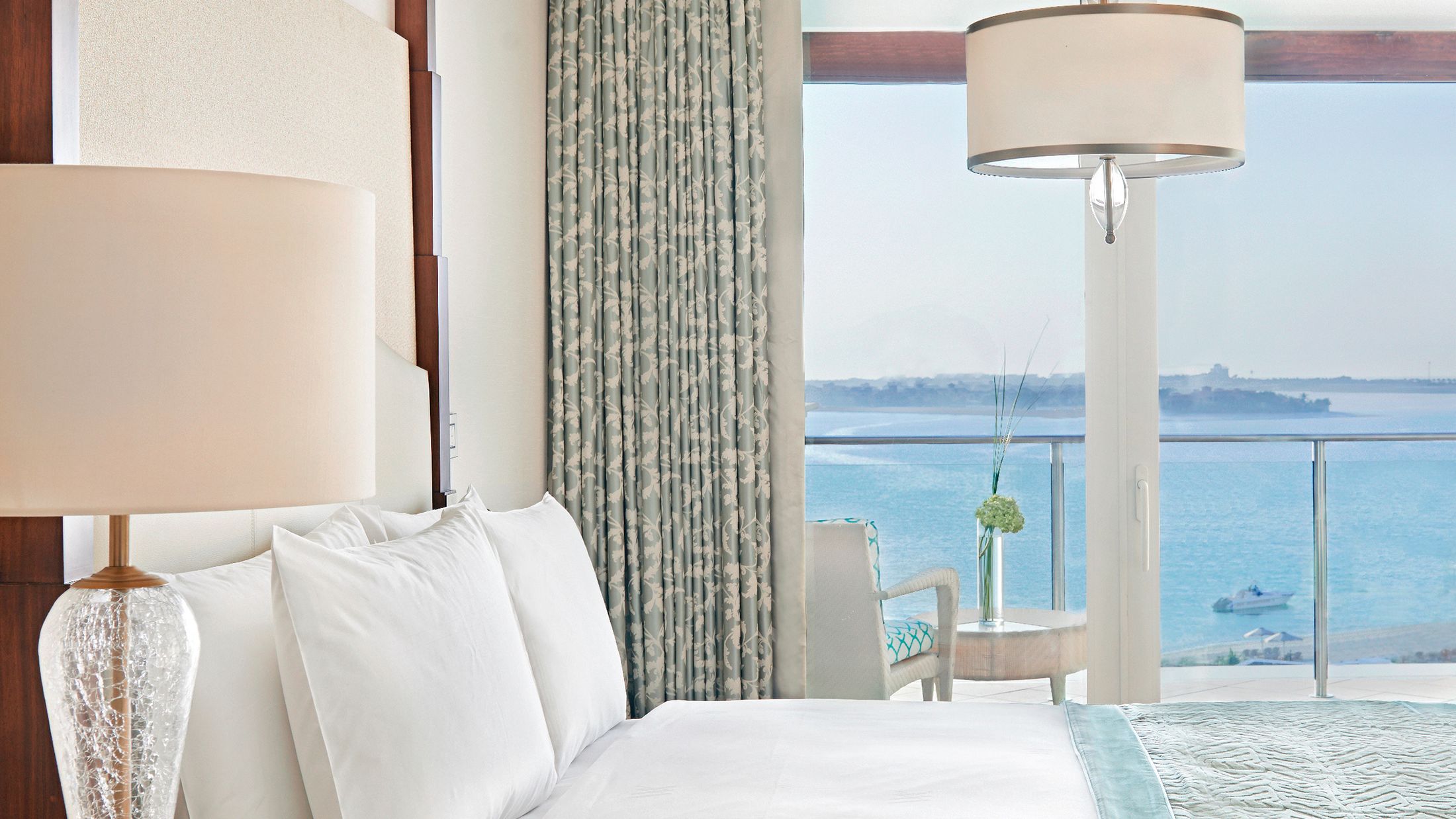 DXB.A.2015.119978.015.jpg-Hybris