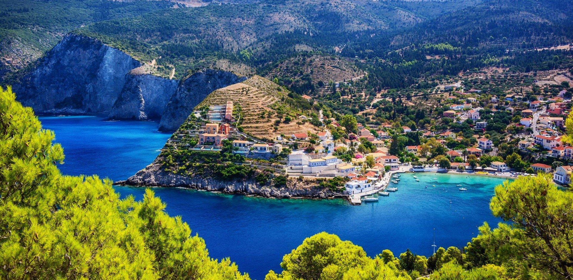 050035-Assos-village-kefalonia-greece-shutterstock_572507614-Hybris