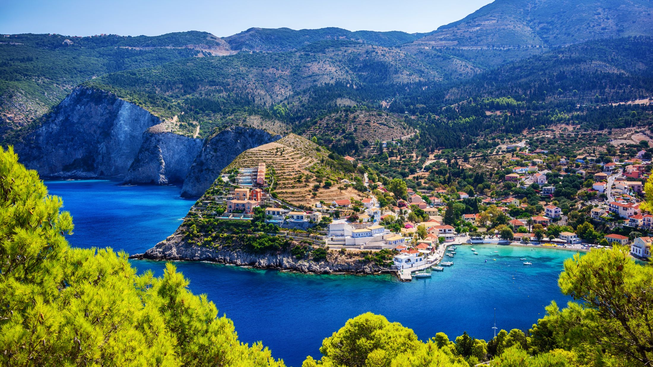 050035-Assos-village-kefalonia-greece-shutterstock_572507614-Hybris