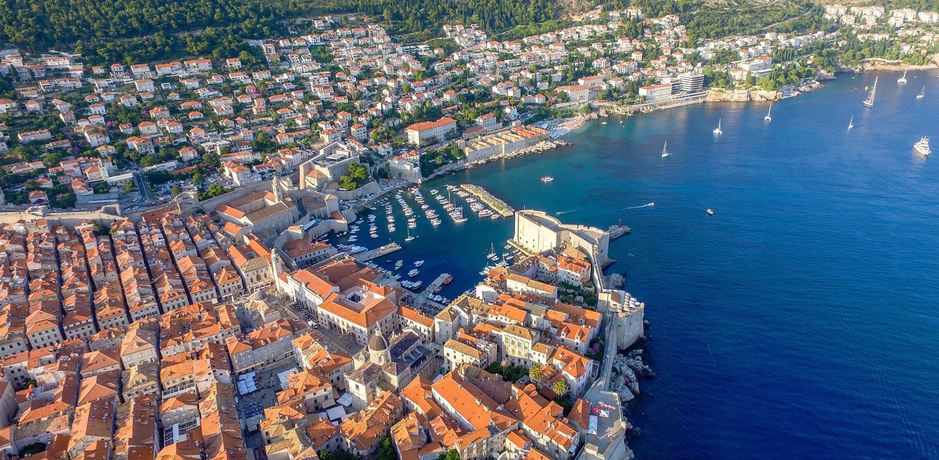 003407-dubrovnik-croatia-pixabay-2247300-Hybris