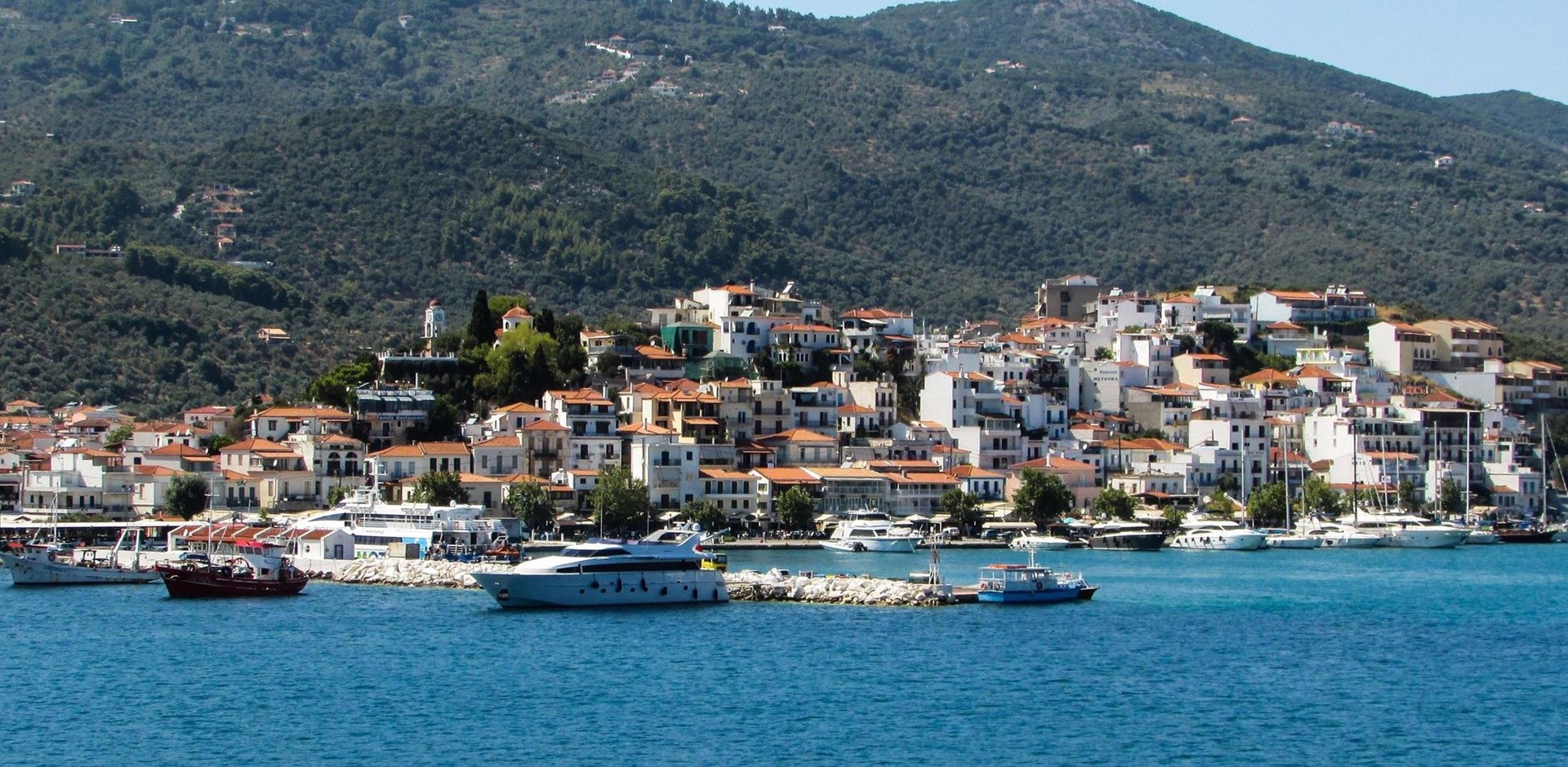 050985-Skiathos-Greece-Pixabay-1567565-Hybris