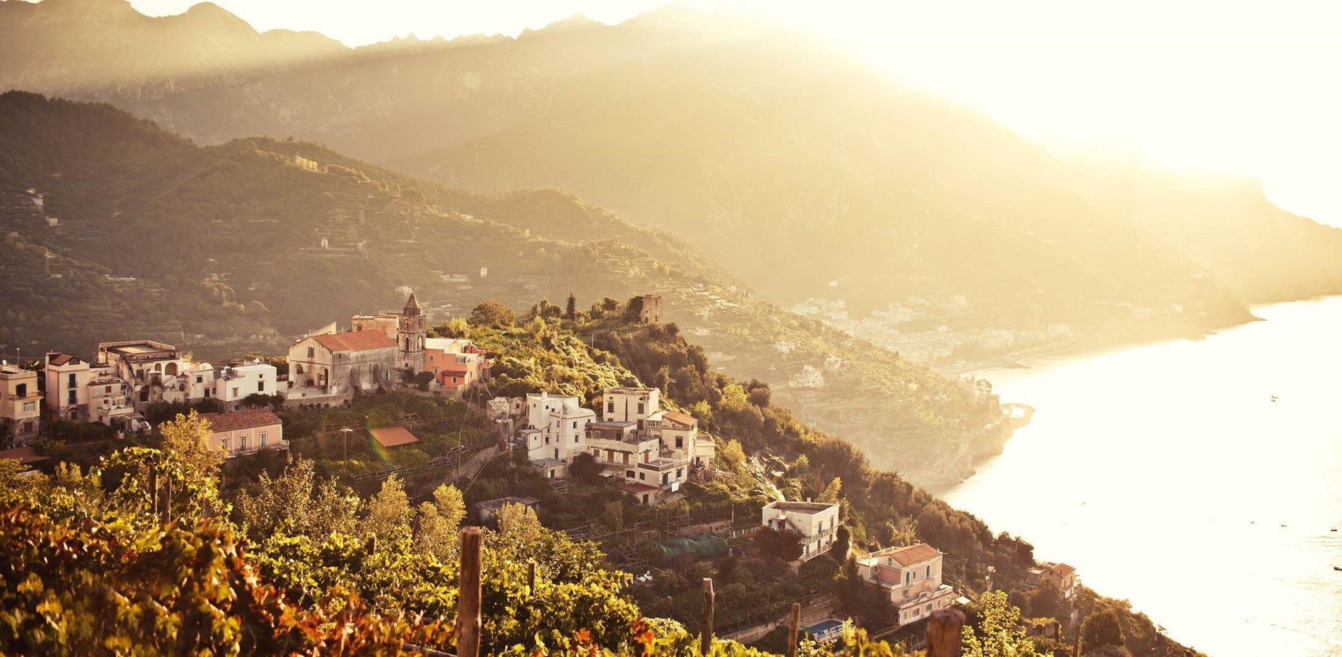 000850-Ravello-Italy-shutterstock_120901795-Hybris