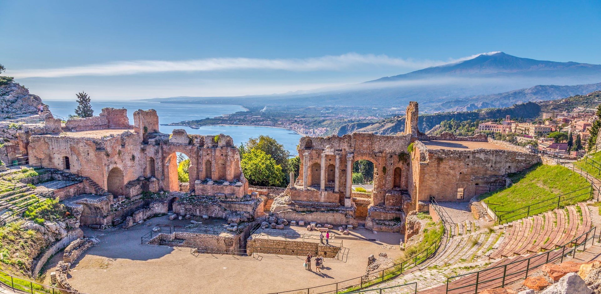 000999-Teatro-Greco-Taormina-Sicily-shutterstock-540227212-Hybris