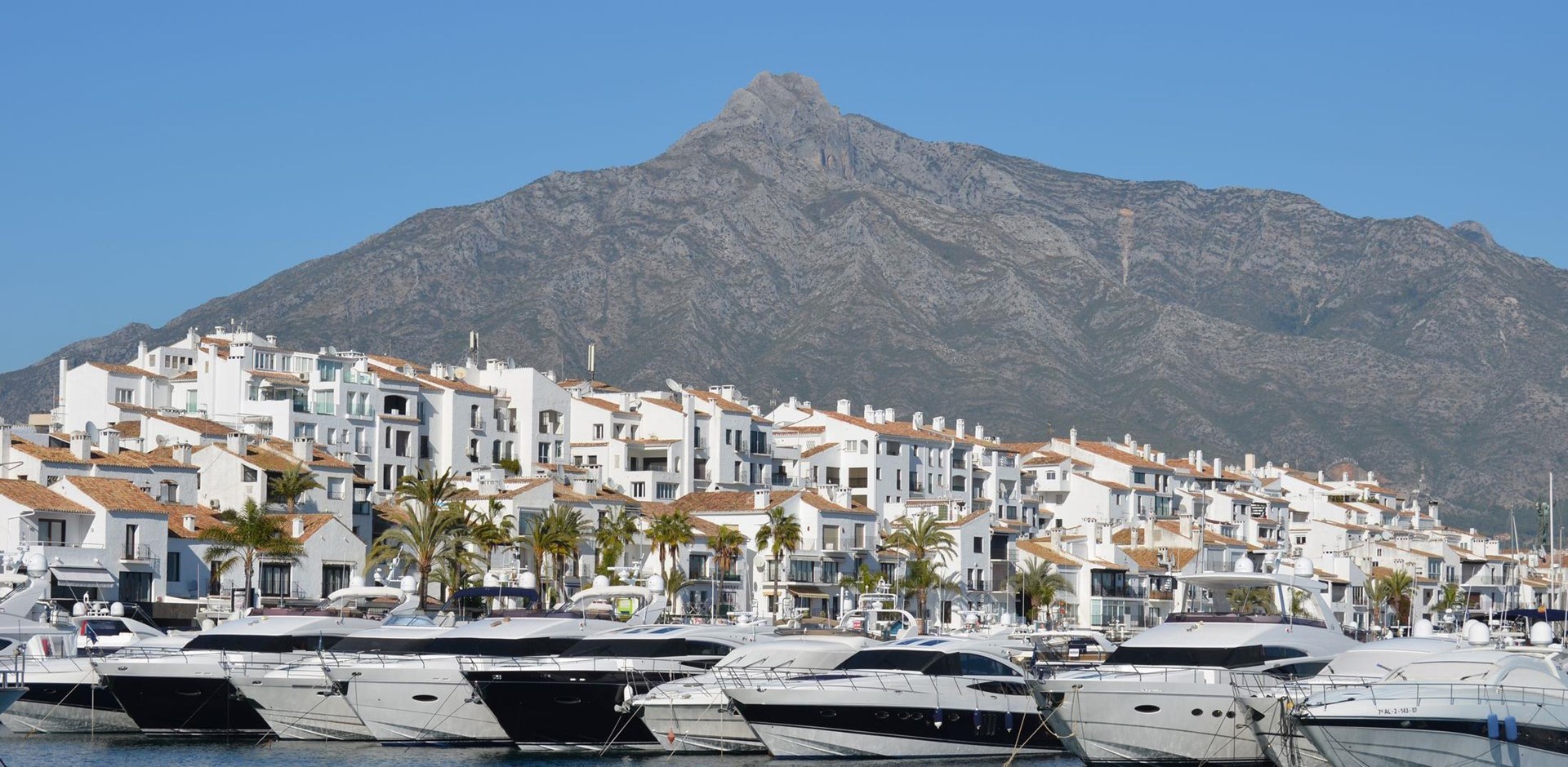 000293-Puerto-Banus-Pixabay-806346-Hybris