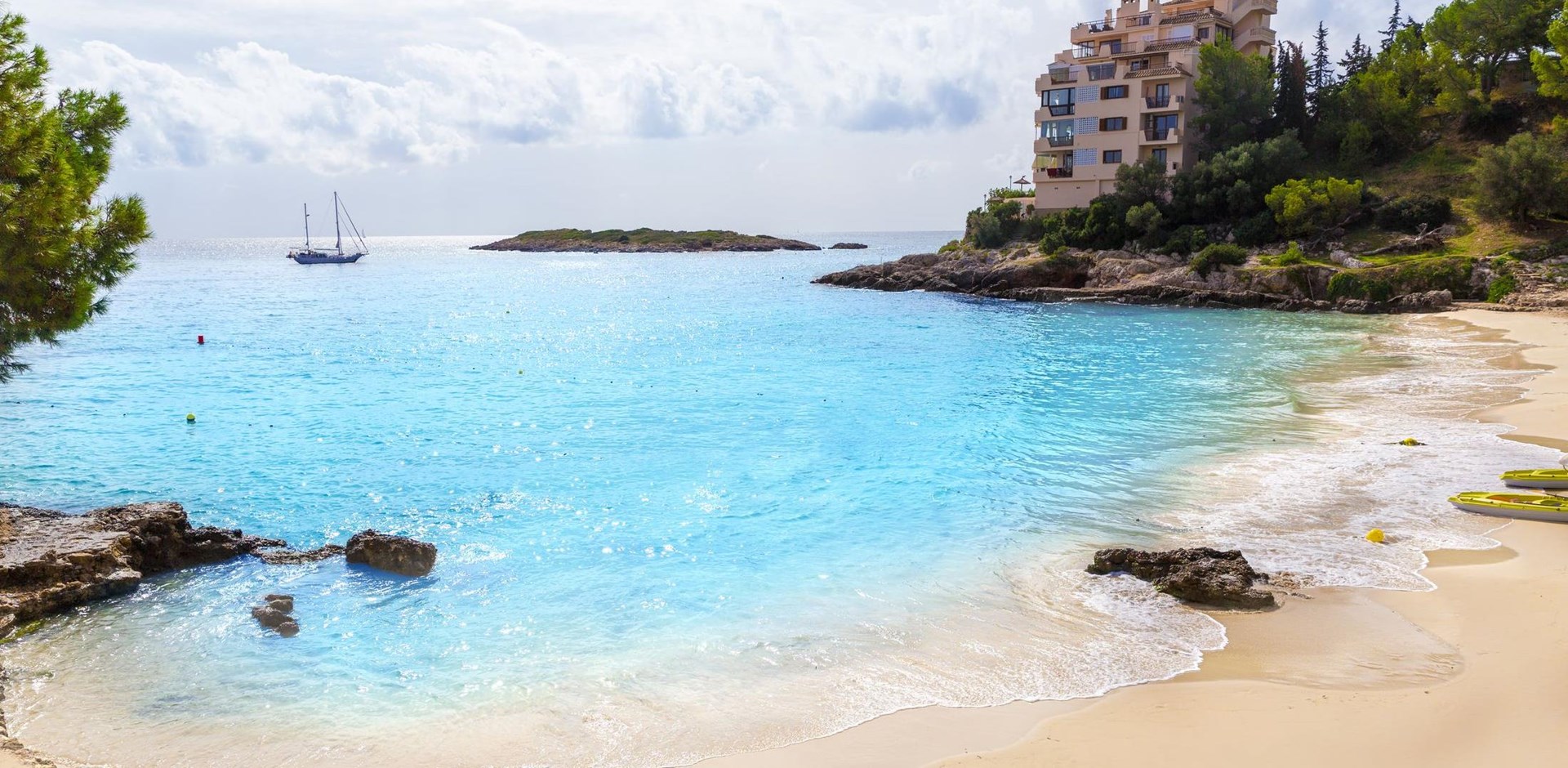 000753-Illetas-majorca-shutterstock_266028875-Hybris