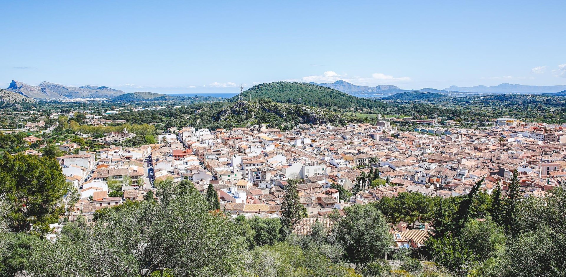 001490-Pollensa-majorca-shutterstock_679878424-Hybris