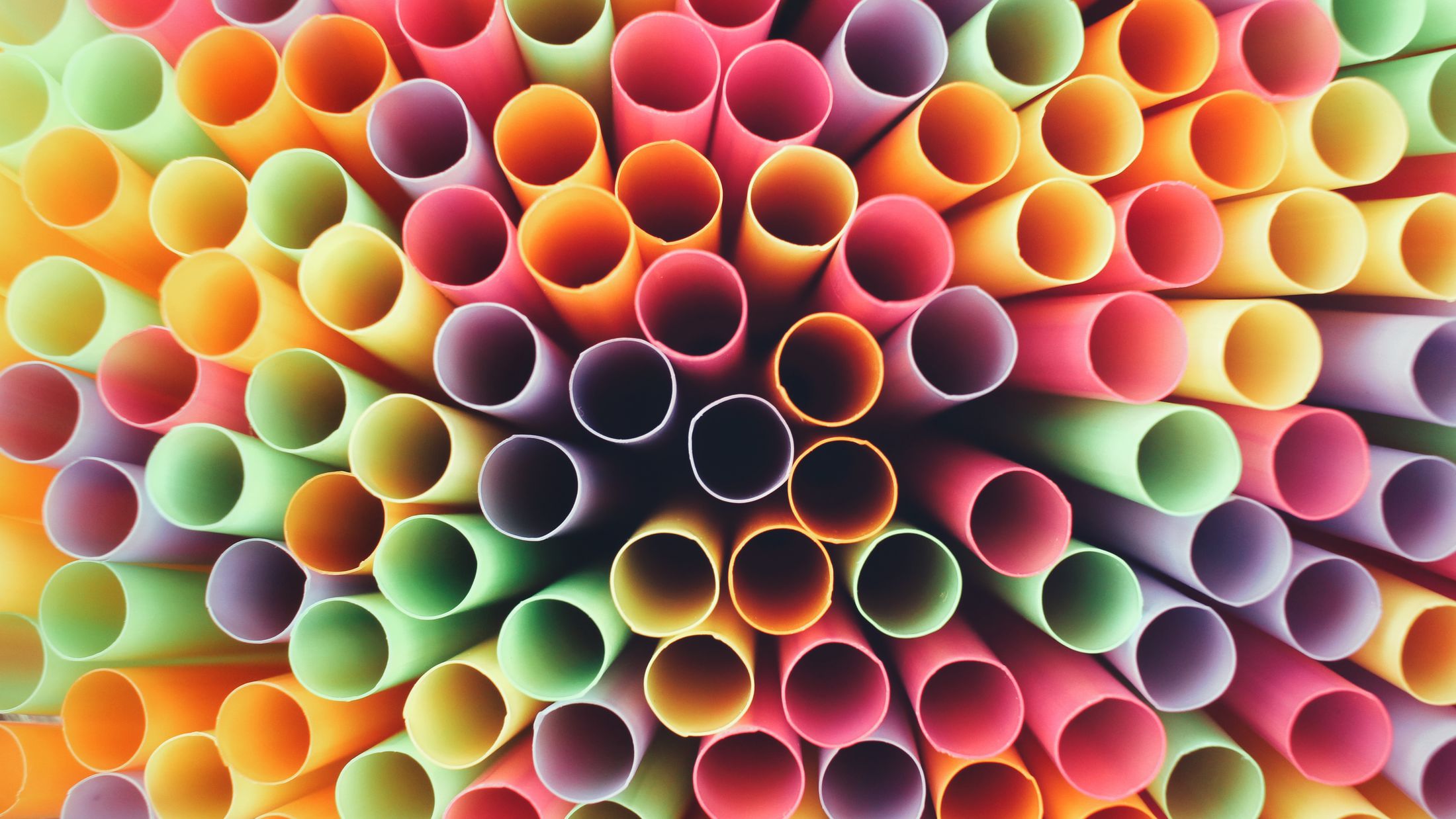 Colorful drinking straws; Shutterstock ID 371291755; PO: Project Italy - Facilities images; Job: Project Italy - Facilities images; Client: H&J/Citalia