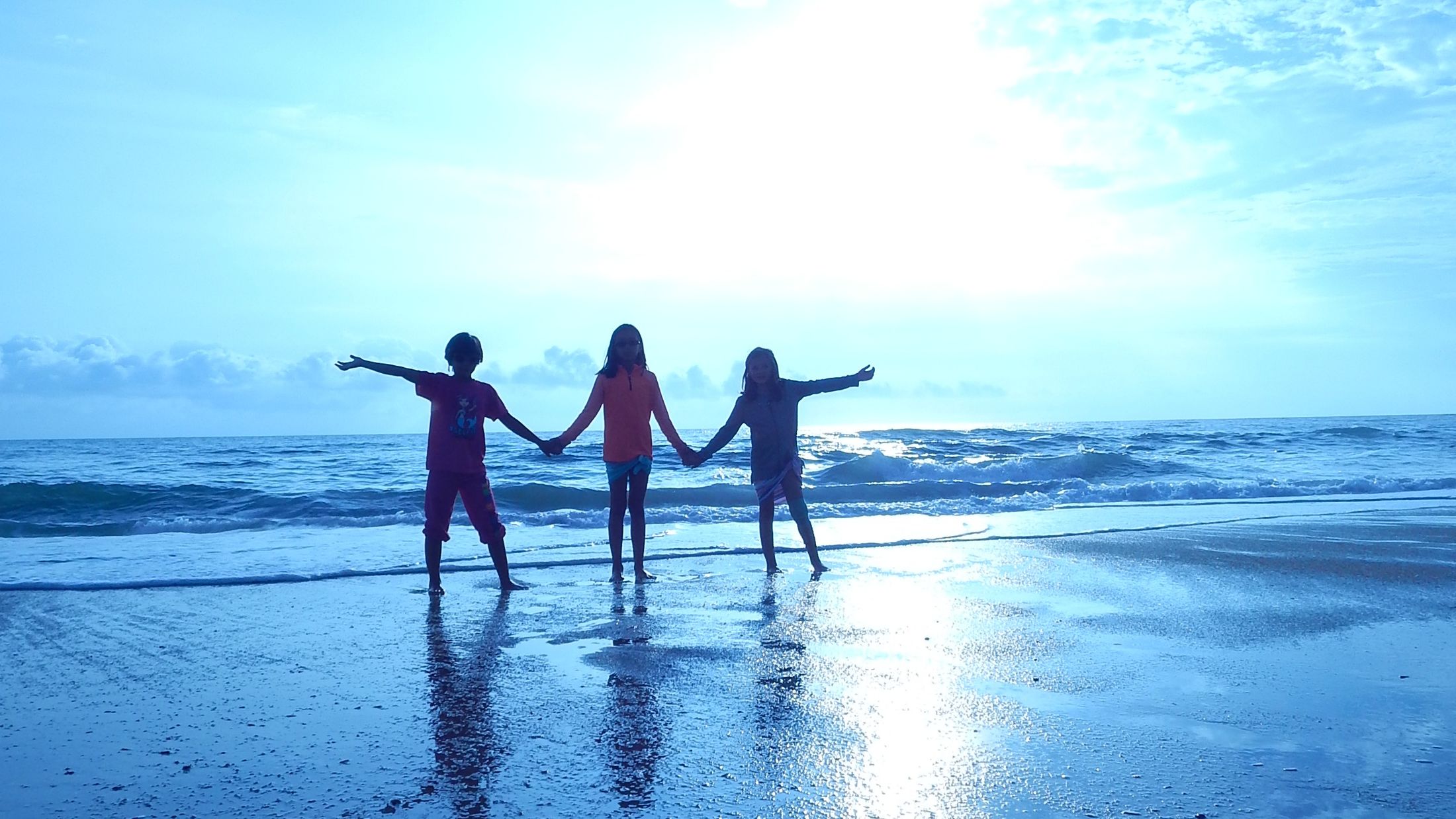 300063_kids-at-beach_pixabay_001-Hybris
