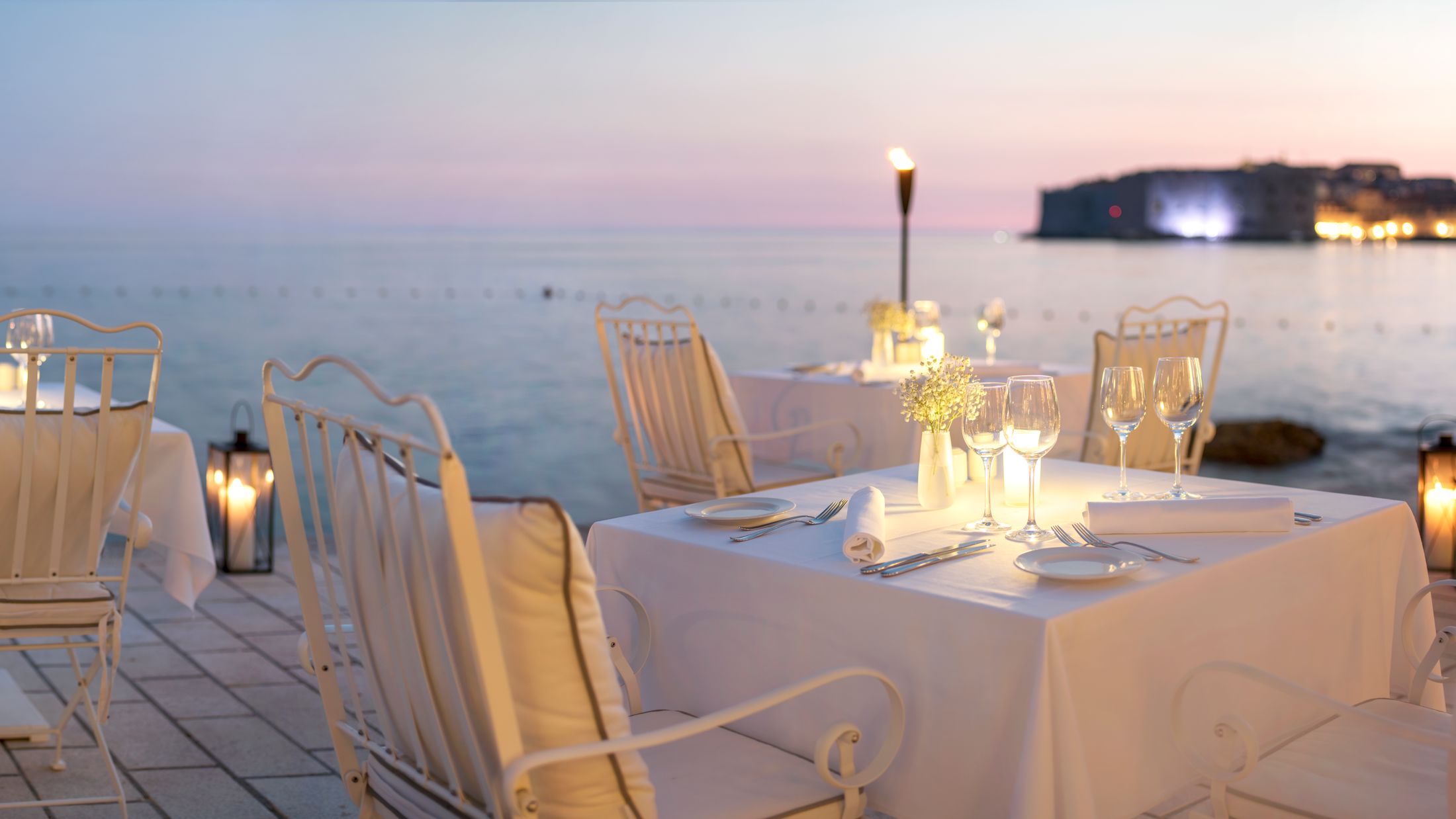 118686-Prora-Beach-Restaurant-Hybris