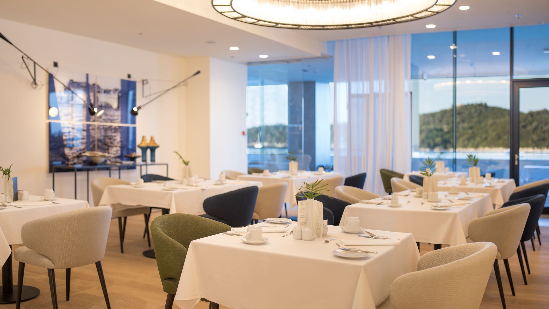 118686-Salin-Restaurant-Hybris