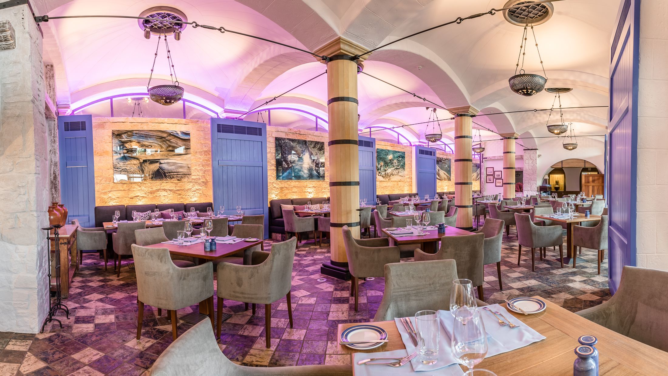 117443-Apollo-Tavern-002-Hybris