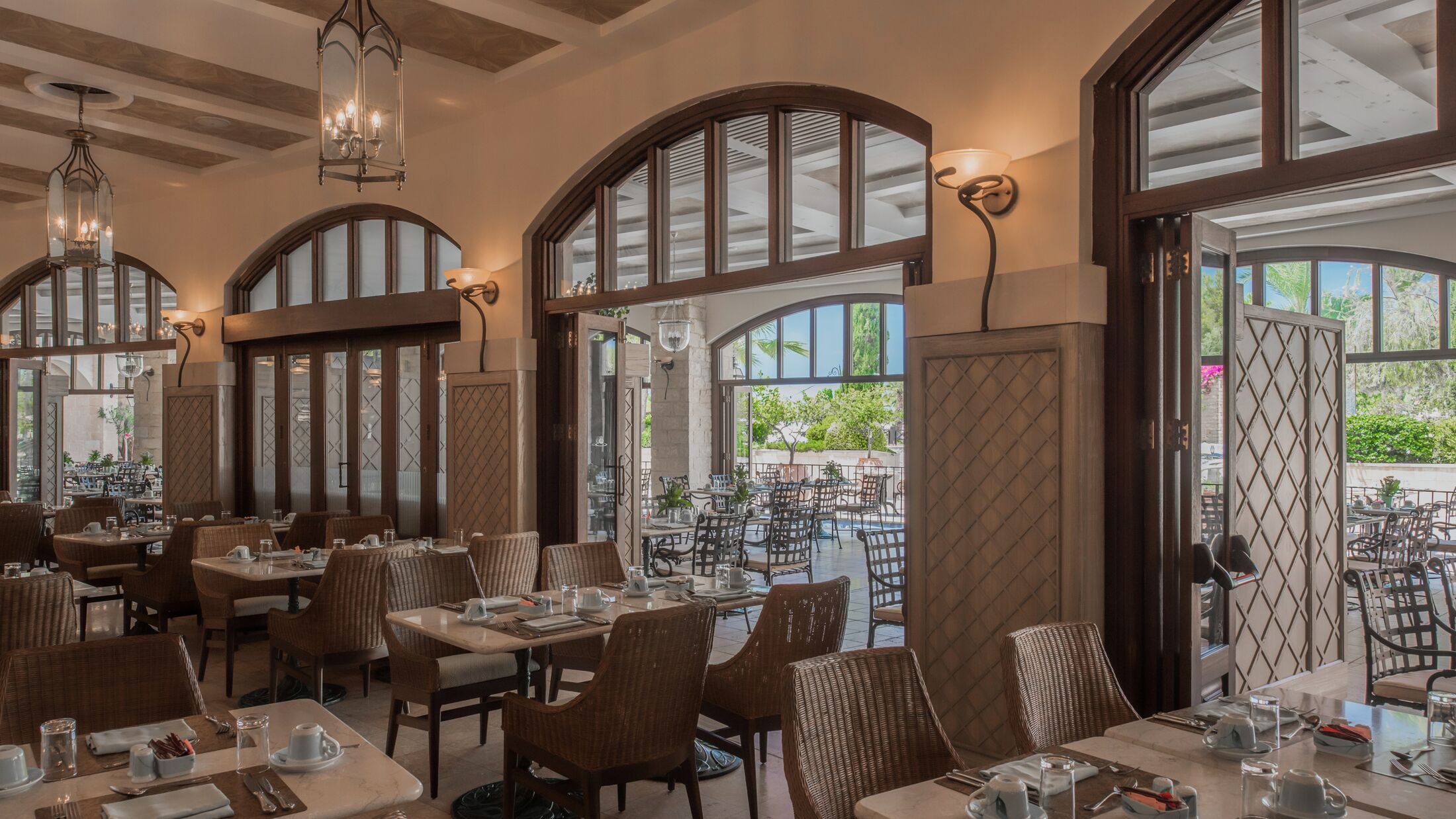 Elysium-2023-Lemonia-Piazza-Restaurant-001-108984-Hybris