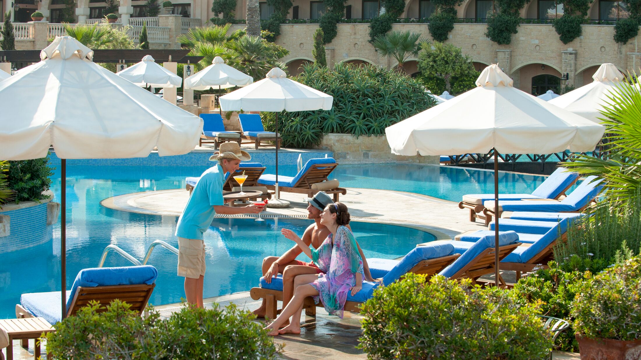 Elysium-2023-Outdoor-Pool-002-108984-Hybris
