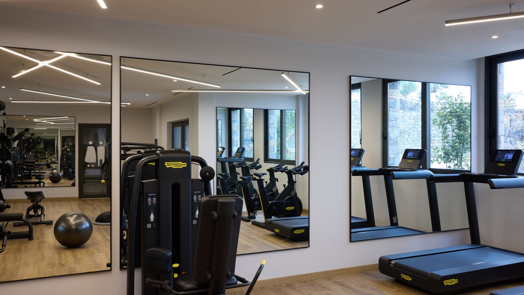 Cayo-Exclusive-2024-Gym-002-121832-Hybris