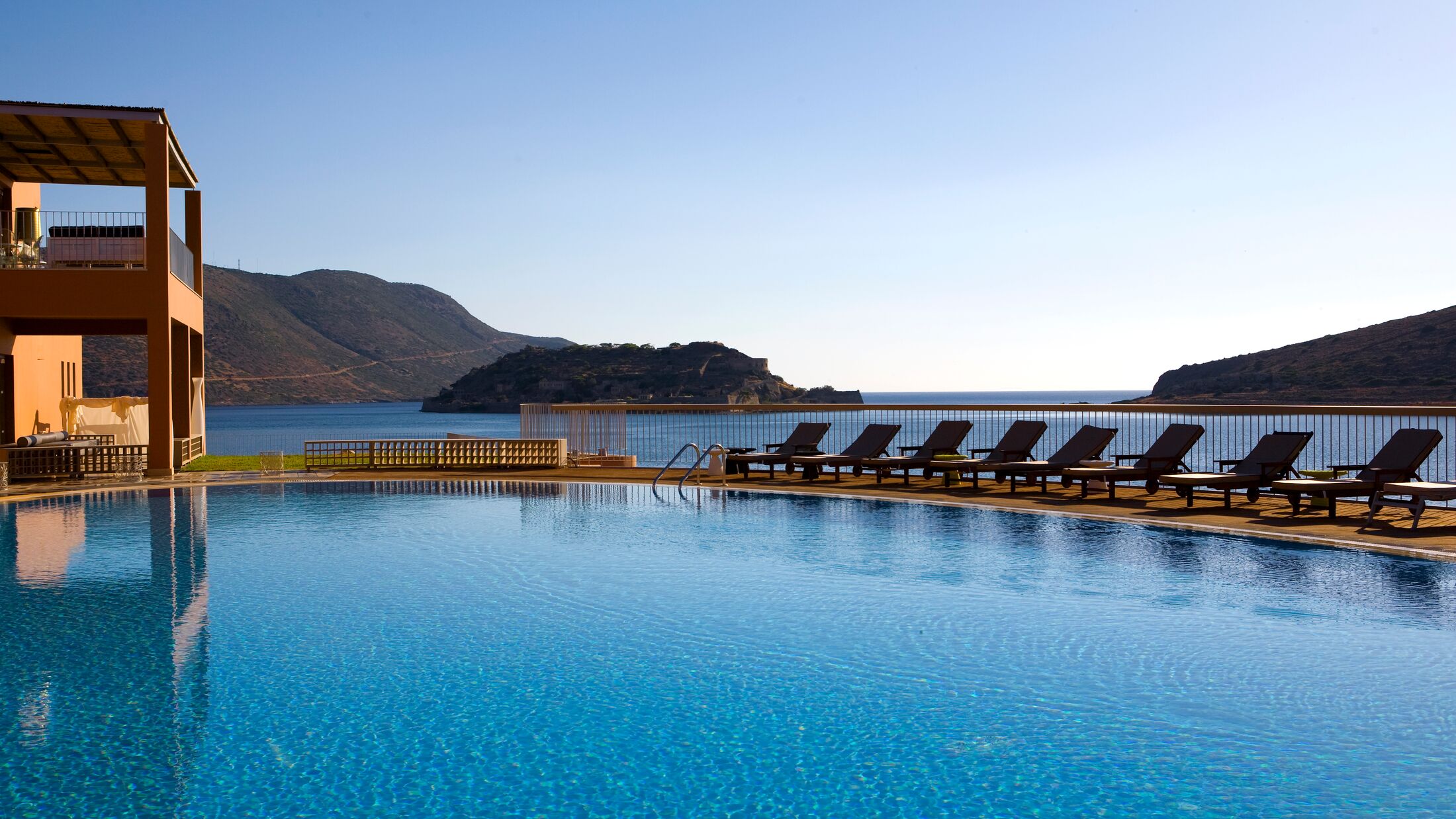 Domes-Elounda-2022-Adult-Pool-002-118417-Hybris