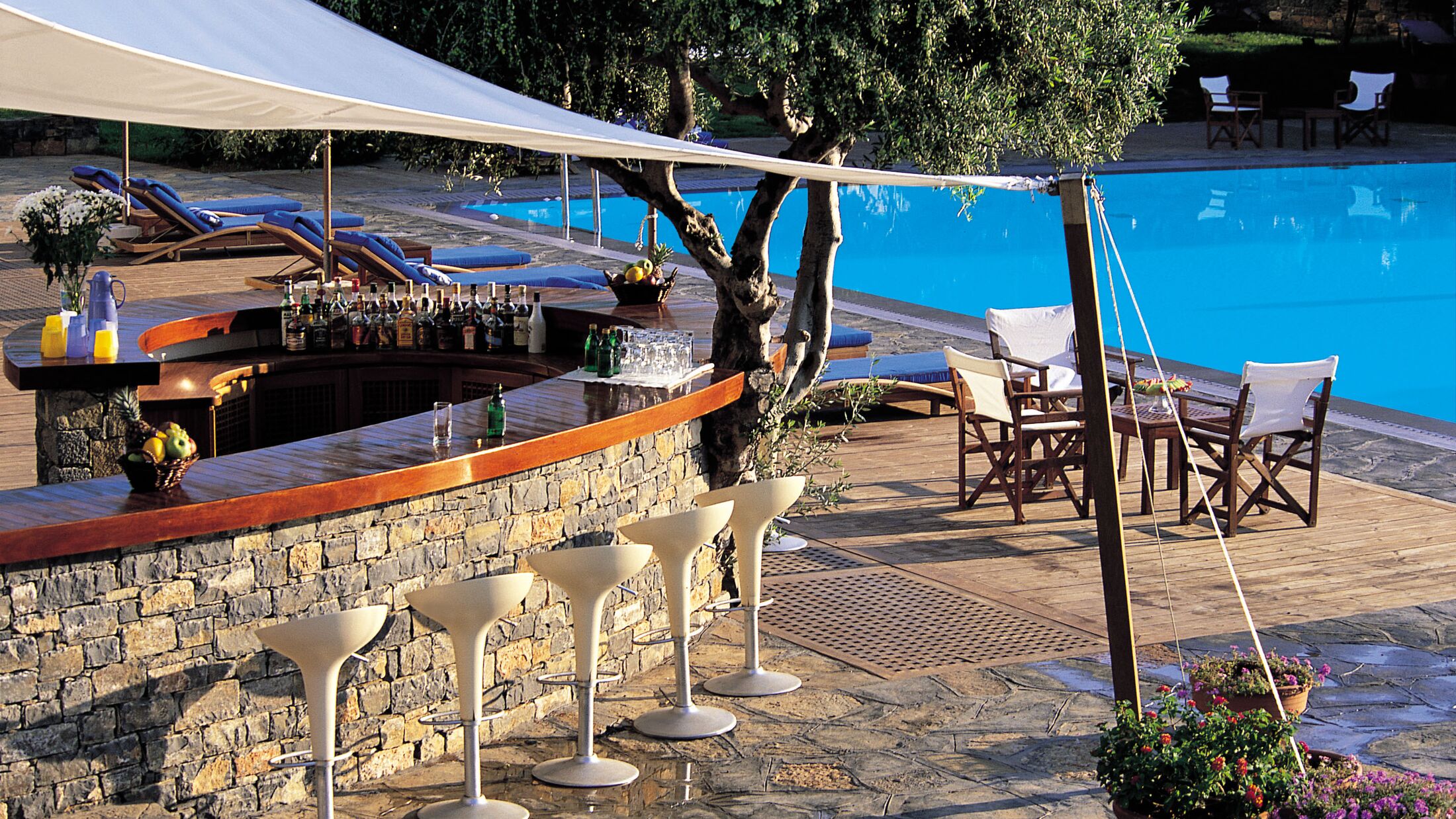 Elounda-Bay-2022-Poseidon-Pool-Bar-001-101361-Hybris