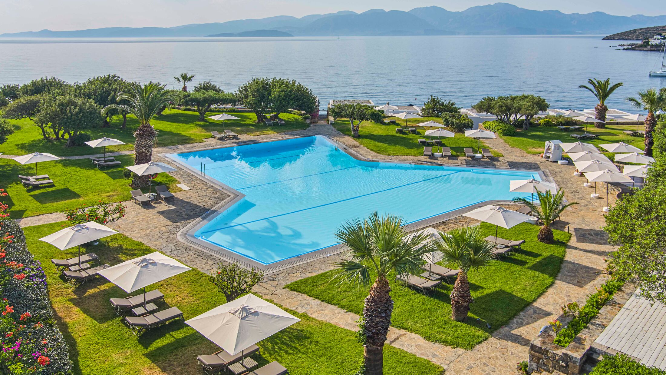 Elounda-Beach-2023-Swimming-Pool-001-101306-Hybris