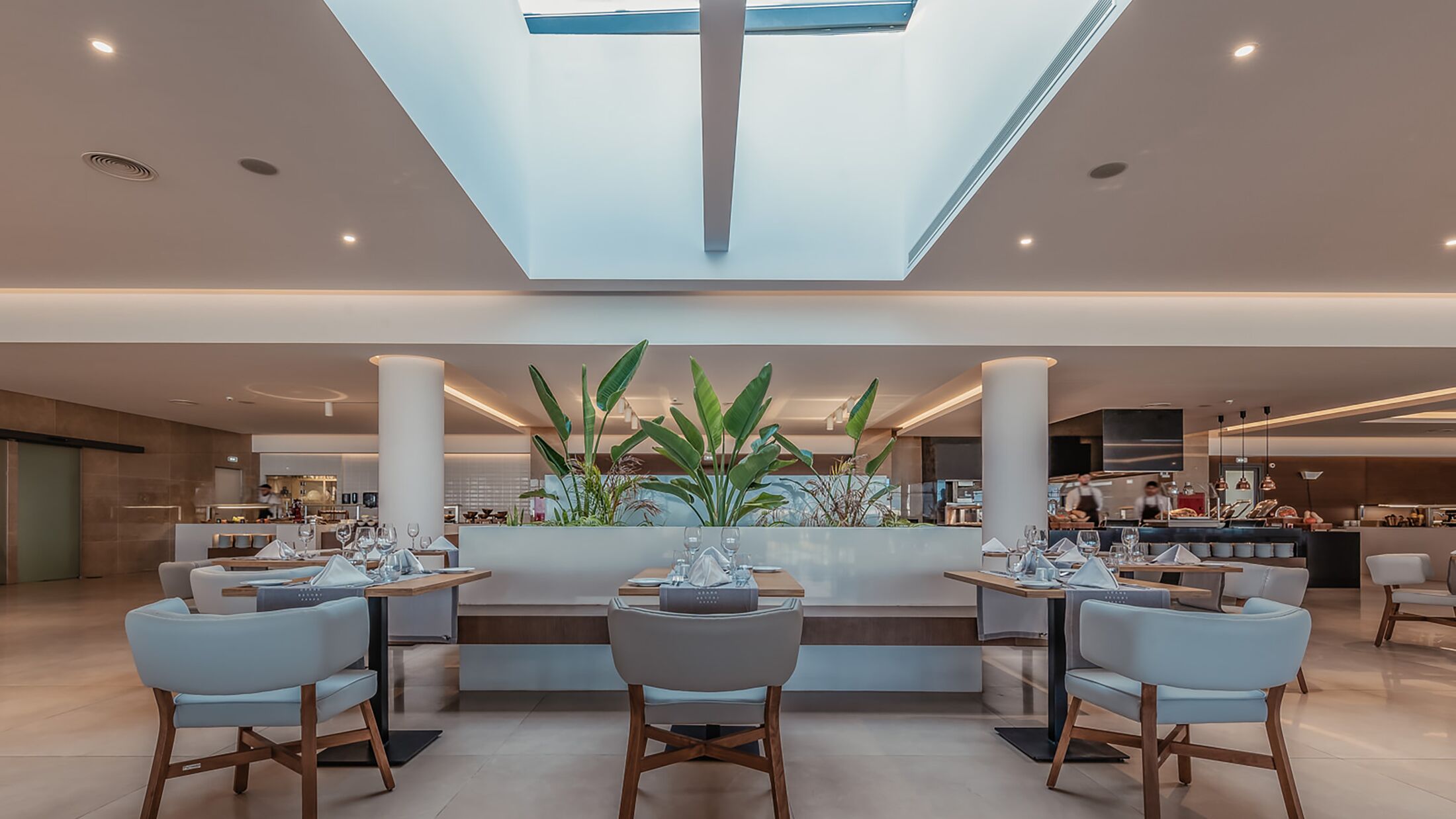 Gennadi-Grand-2024-Filoxenia-Main-Restaurant-001-121933-Hybris