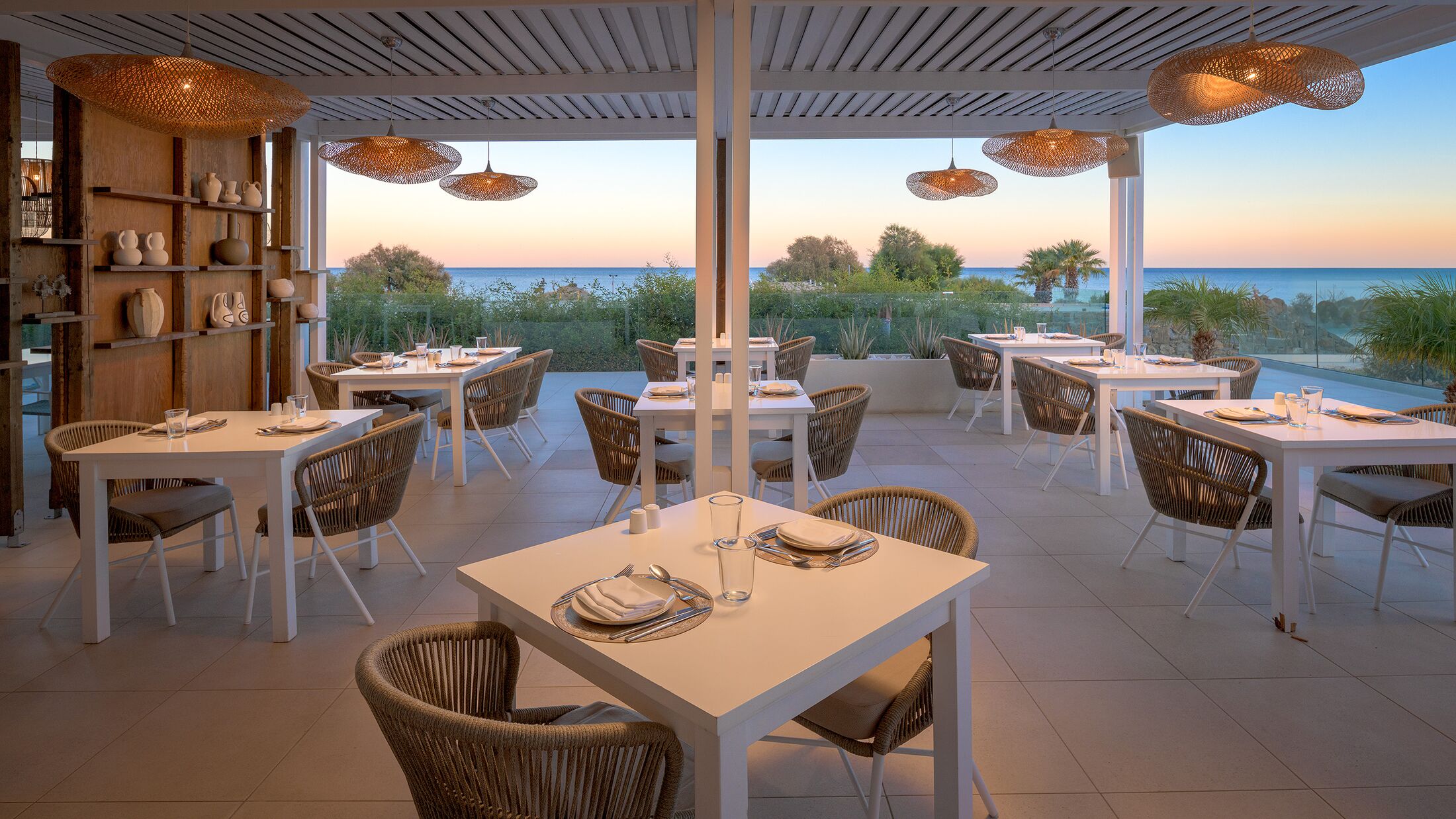Gennadi-Grand-2024-Ouzo-Restaurant-001-121933-Hybris