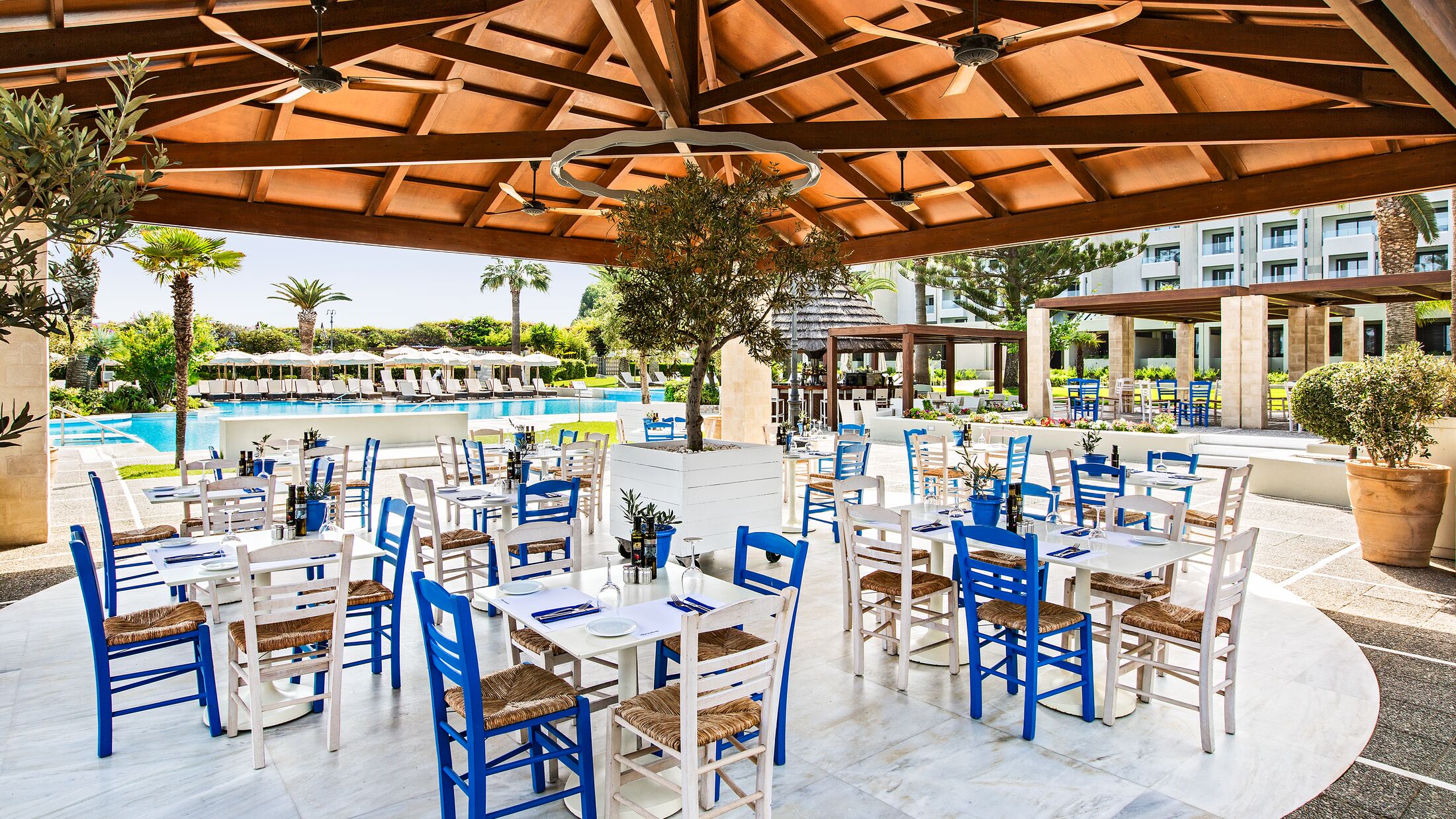 Sheraton-Rhodes-Mediterraneo-Restaurant-001-102059-Hybris