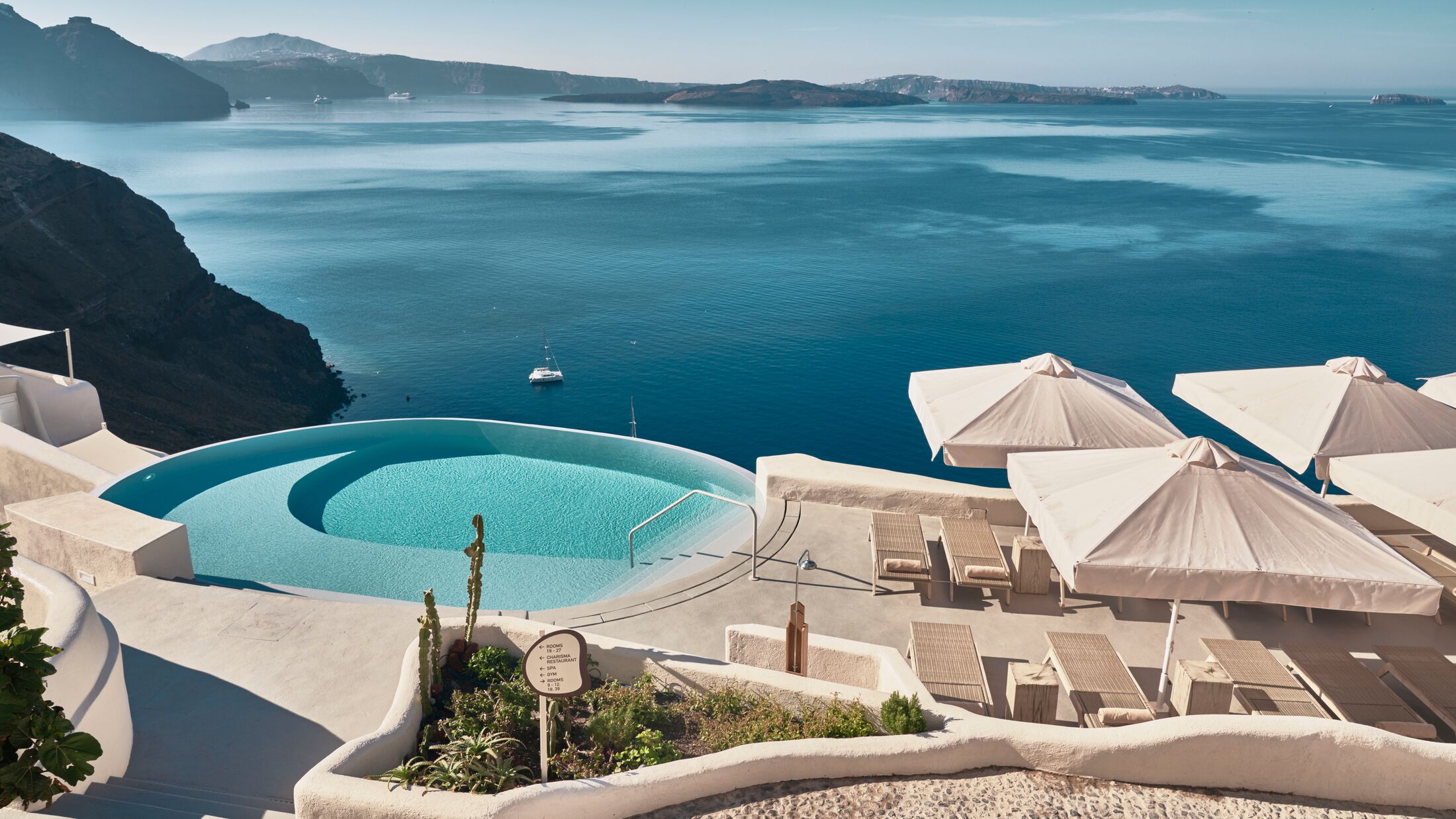 Infinity Pool (2)-Hybris