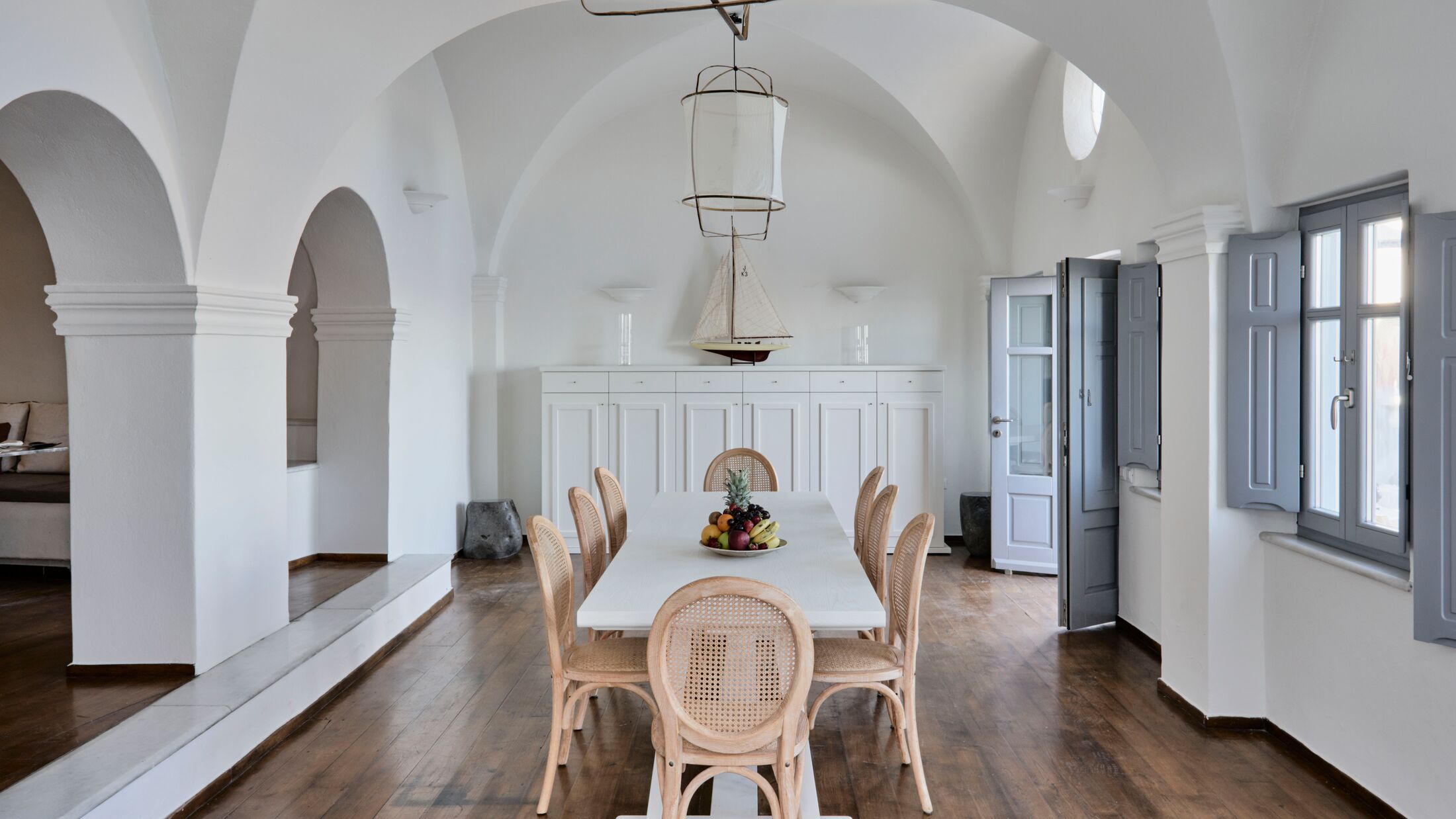 The Captain's Lounge Interior-Hybris