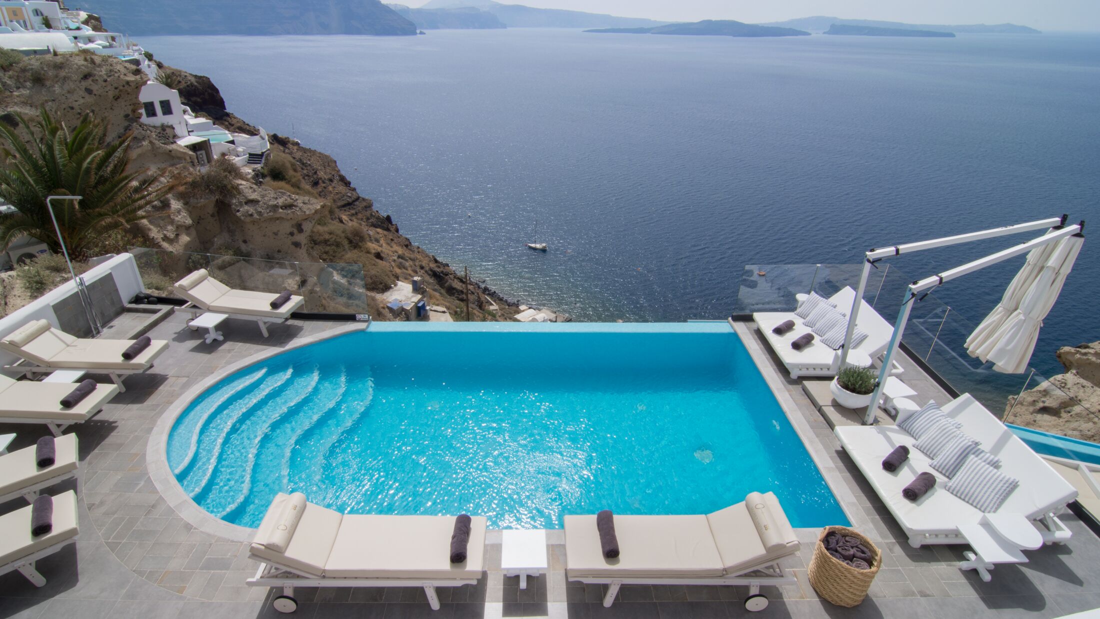 Santorini-Secret-2023-Swimming-Pool-005-121862-Hybris