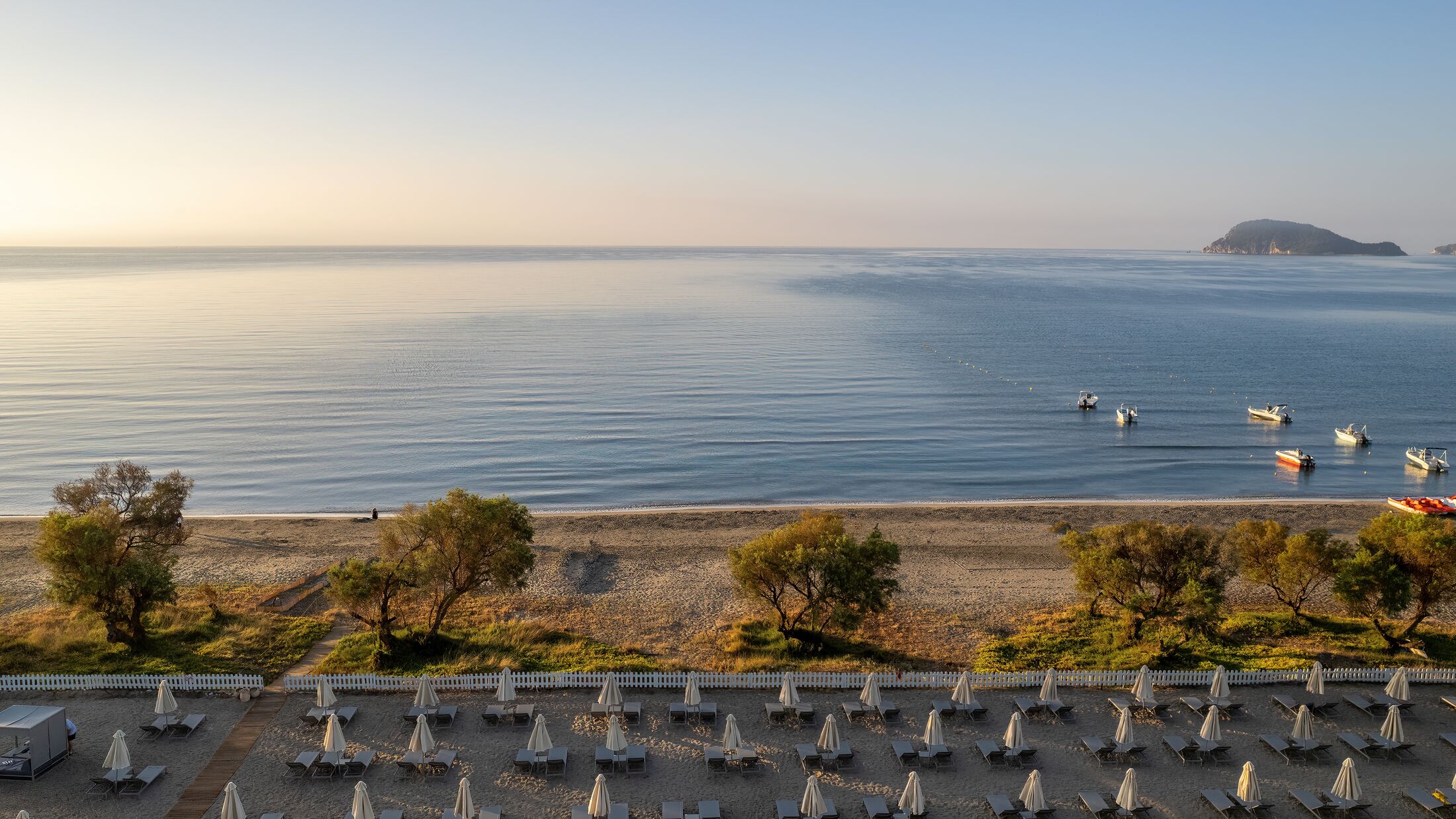 Domes-Aulus-2023-Beach-View-001-121813-Hybris