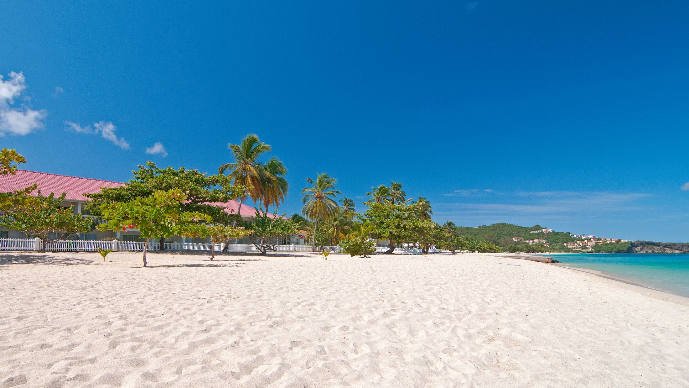 119927-Beach-2021_001-Hybris