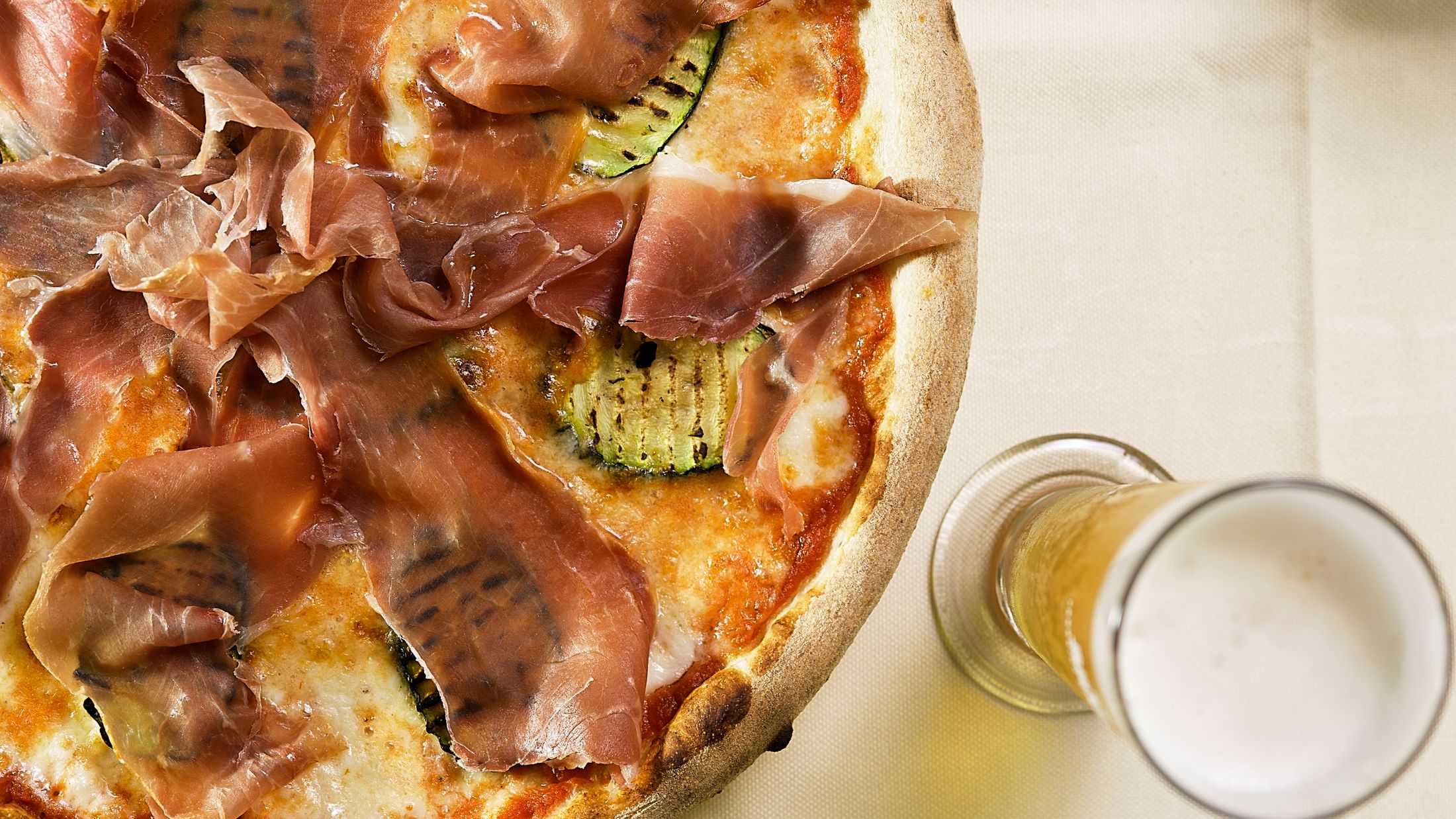 105153-Capannina-Pizza-and-Grill-restaurant-001-Hybris