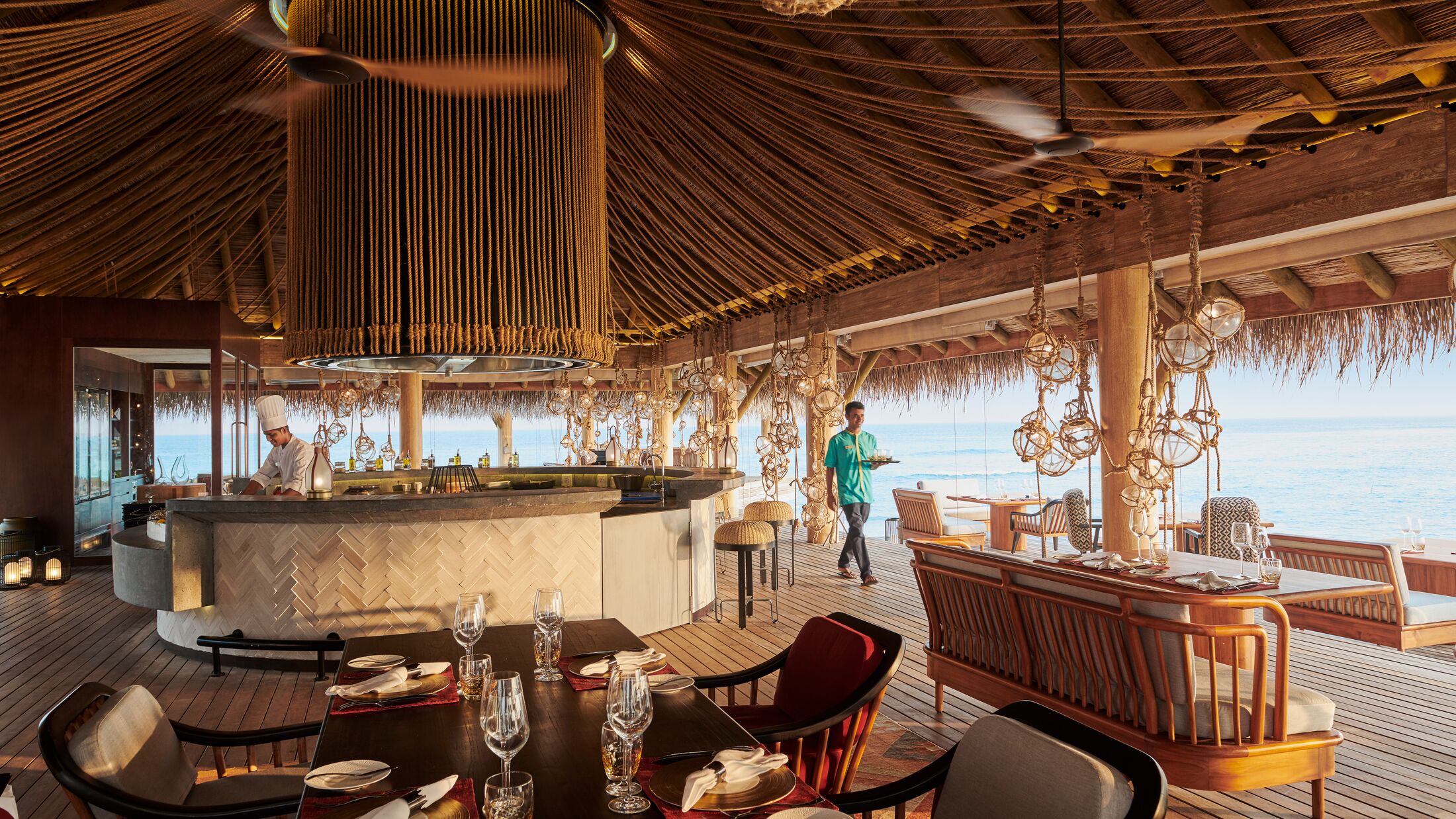 Fairmont-Maldives-2023-Azure-Restaurant-001-121338-Hybris