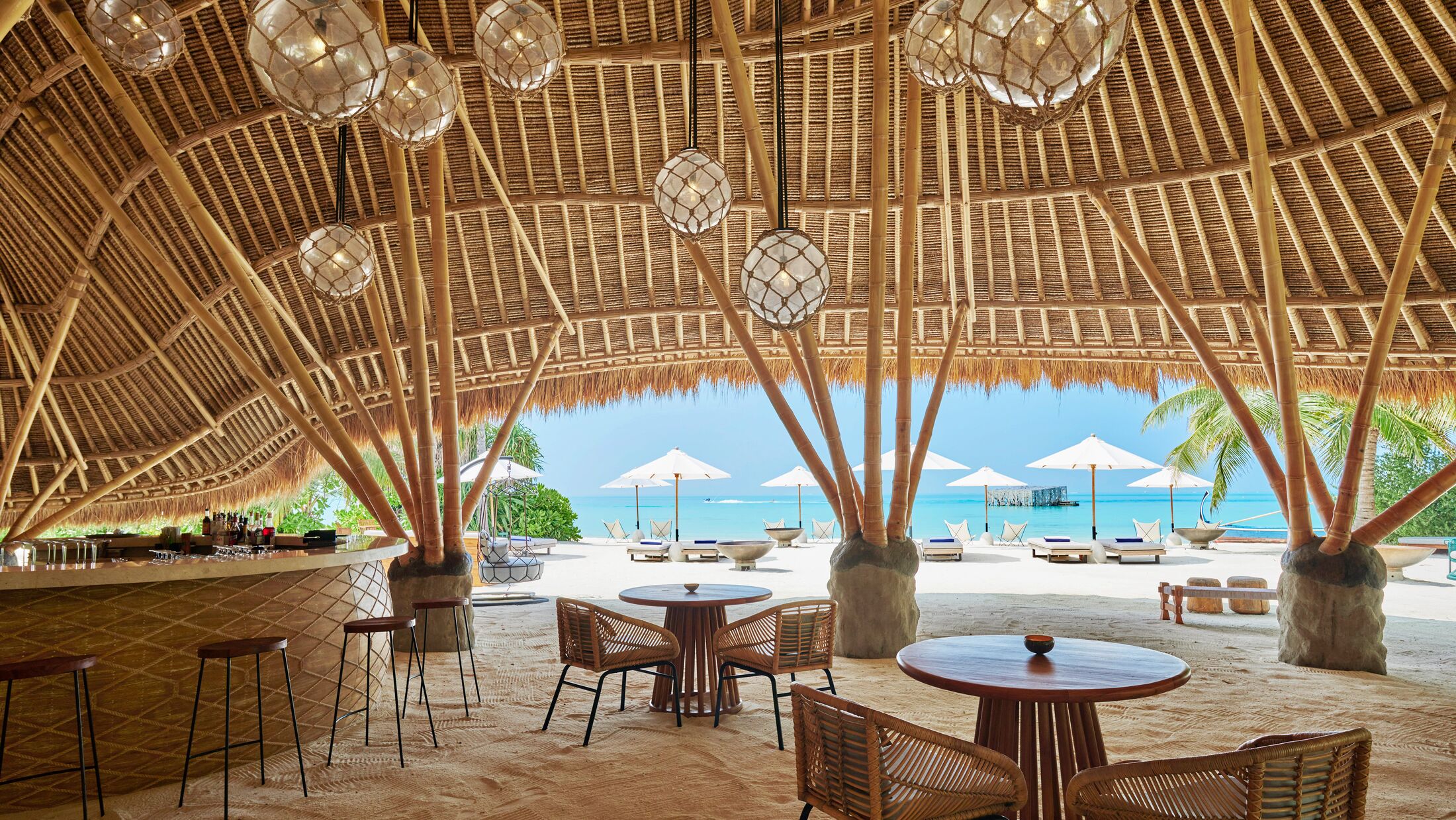 Fairmont-Maldives-2023-Onu-Onu-Restaurant-002-121338-Hybris