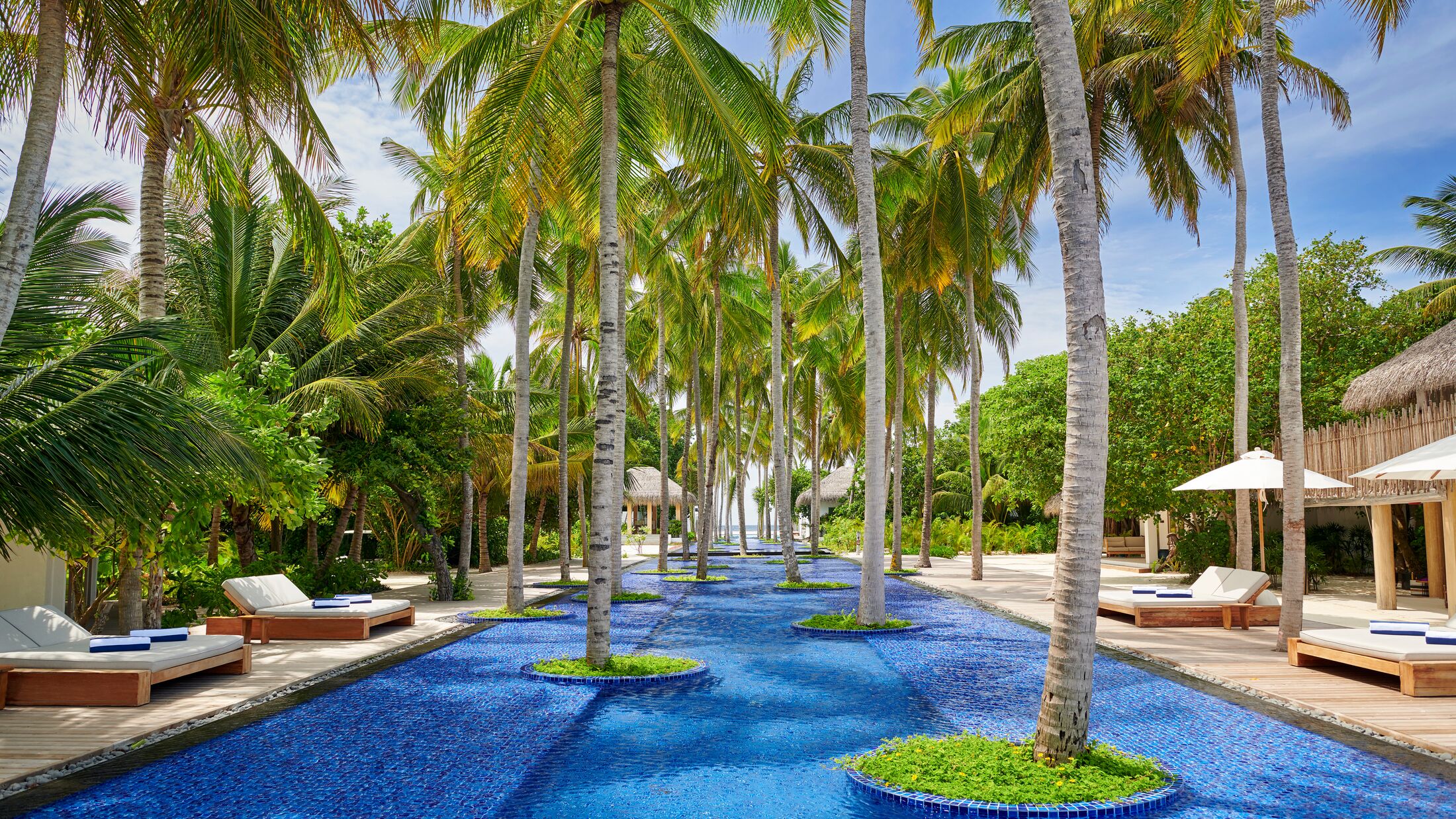 Fairmont-Maldives-2023-Swimming-Pool-001-121338-Hybris