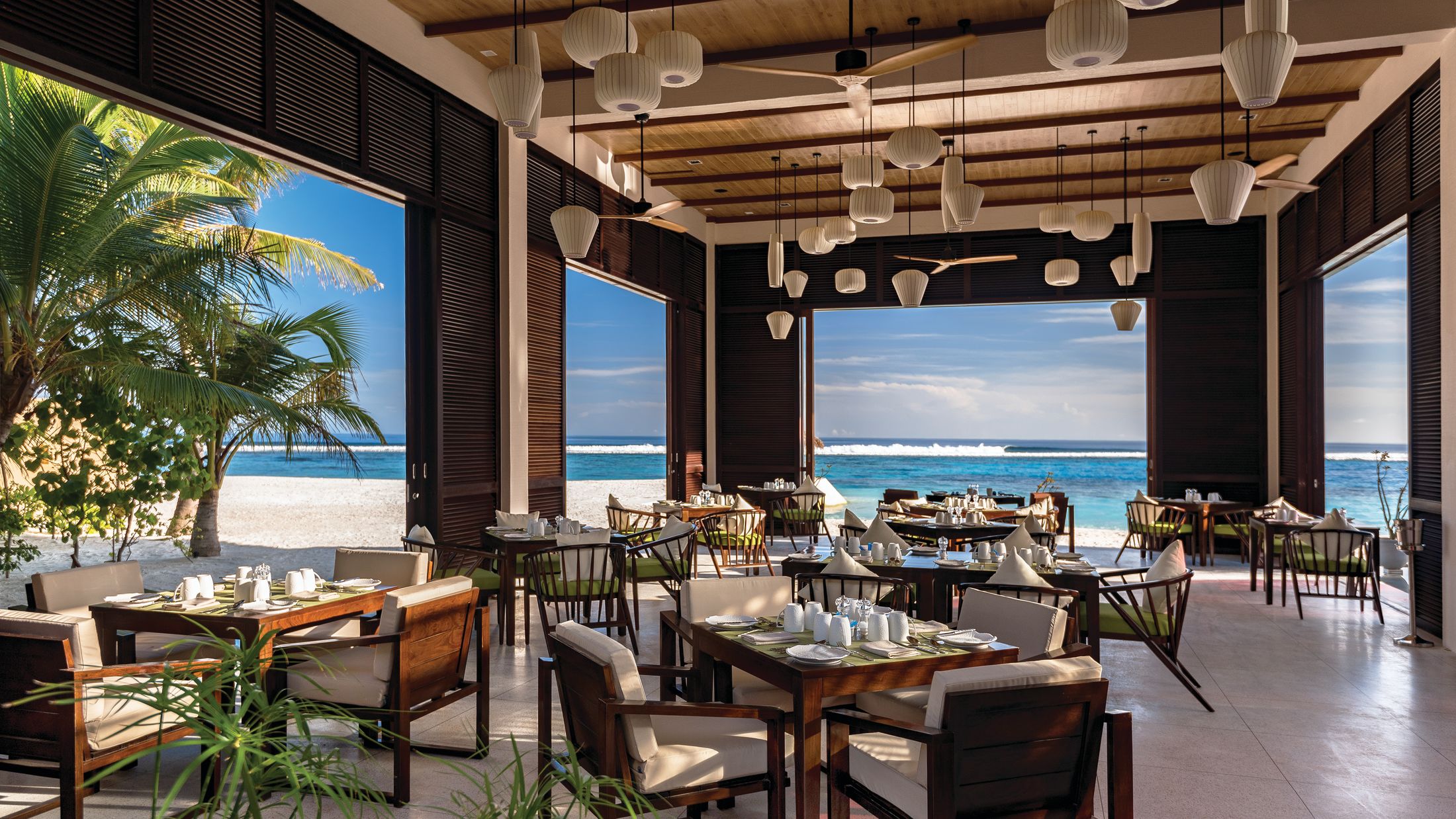 120975-The-Courtyard-Dining-Pavilion-002-Hybris