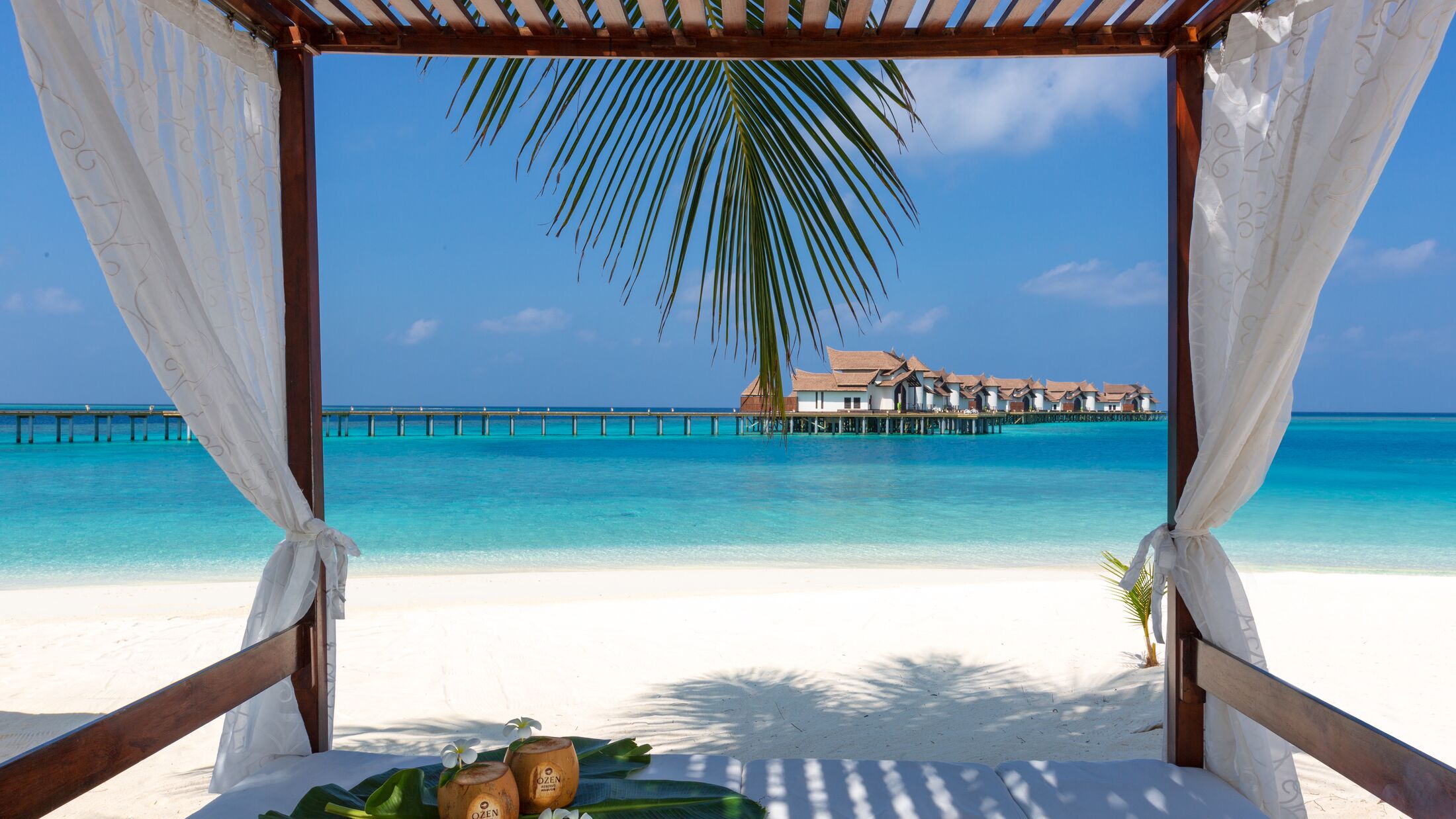 OZEN-Bolifushi-2023-Beach-View-002-121786-Hybris