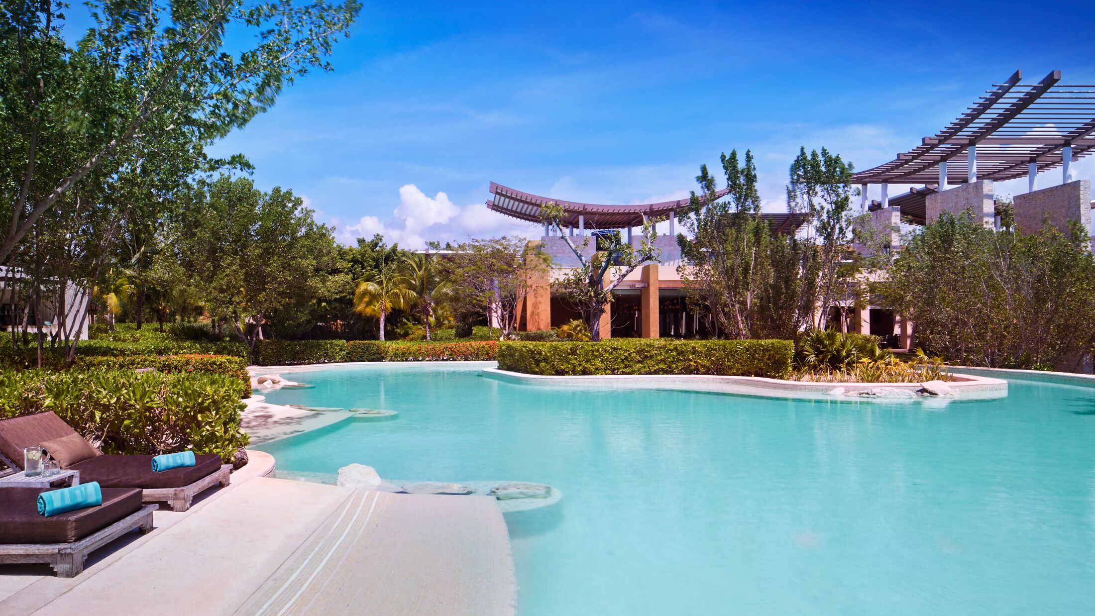 Banyan-Tree-Mayakoba-2023-Reflections-Pool-002-117760-Hybris