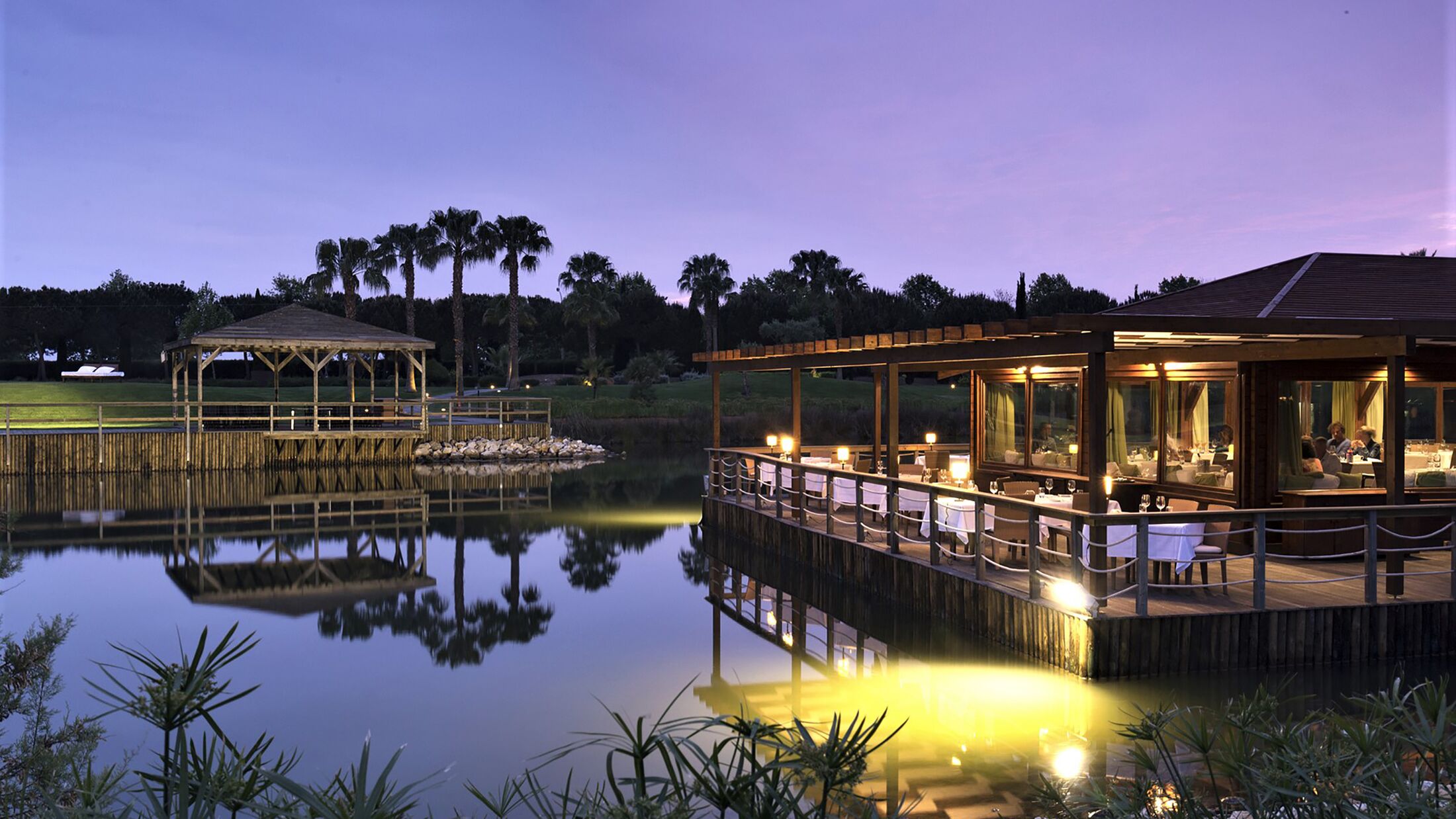 Domes-Lake-2022-Makris-Lake-Restaurant-001-114379-Hybris
